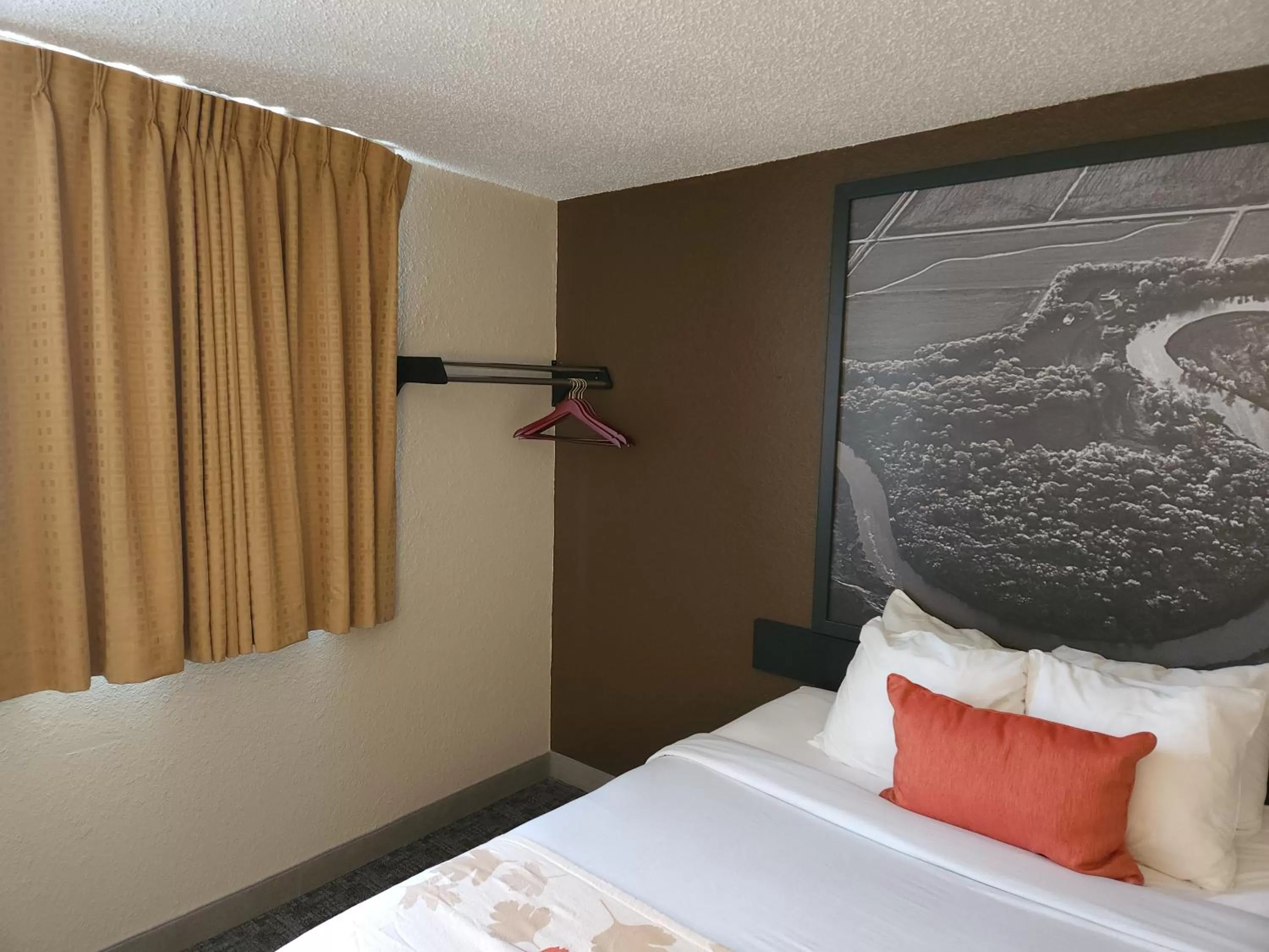 Bed in Bison Plains Lodge