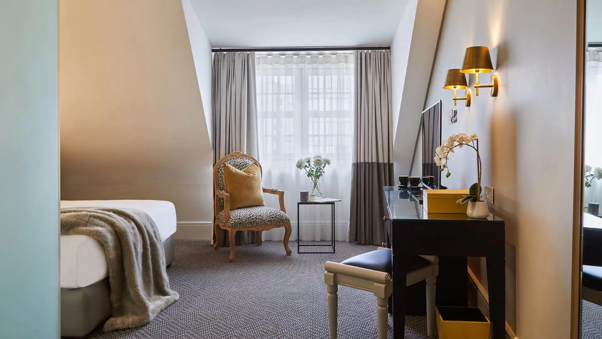 Seating area, Bed in The Winchester Hotel by NEWMARK