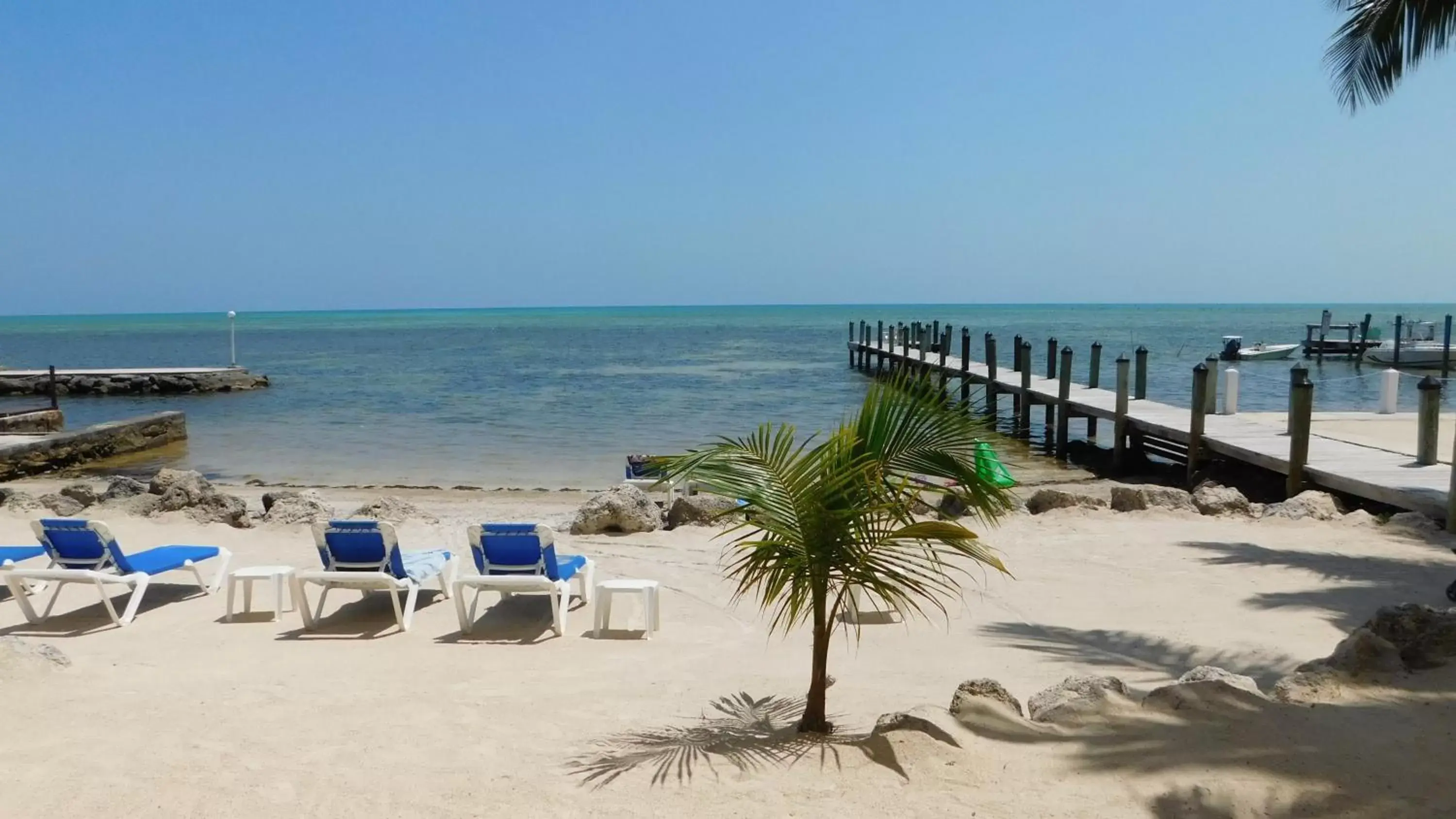 Beach in Pines & Palms Resort