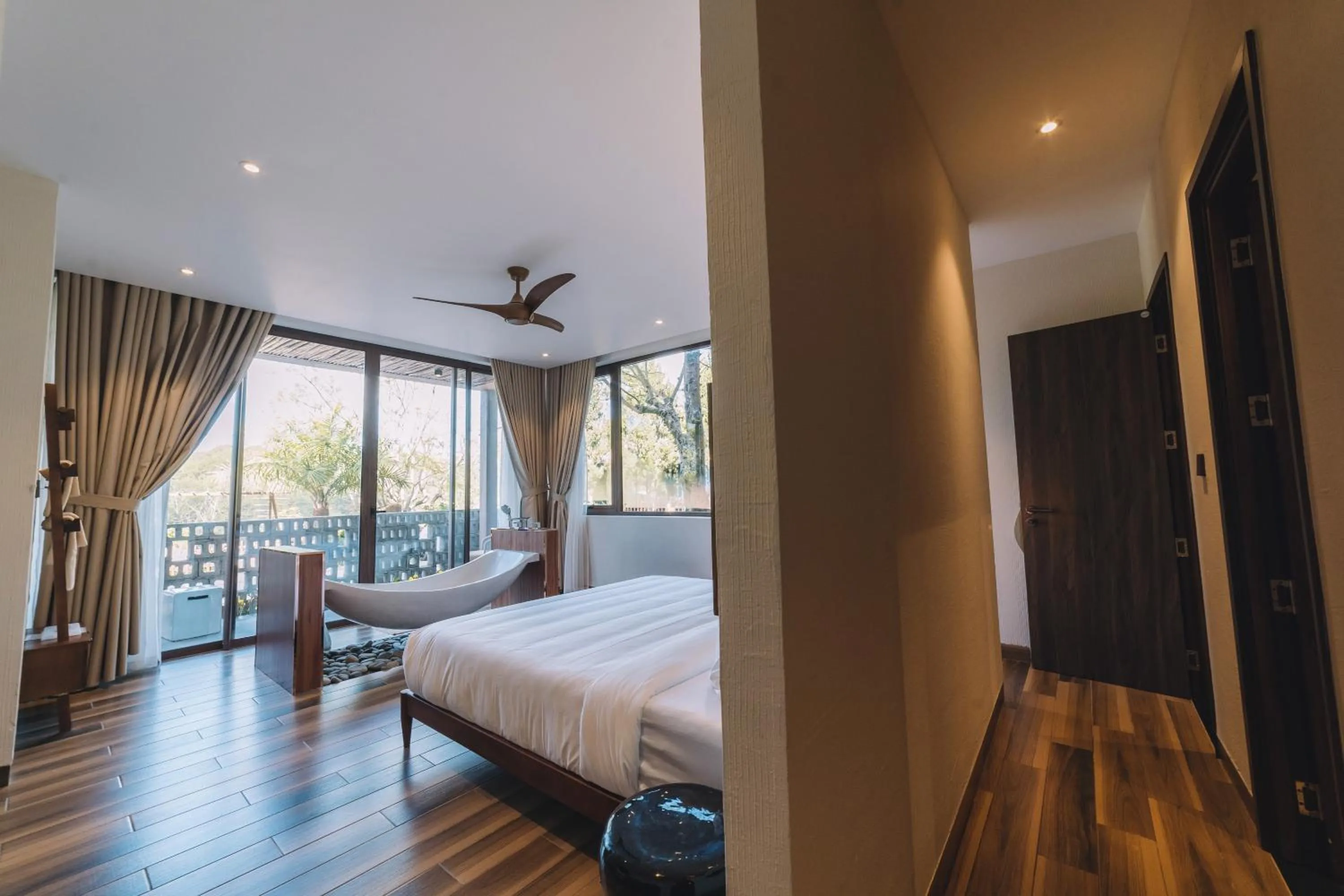 Photo of the whole room, Bed in Zen Valley Dalat