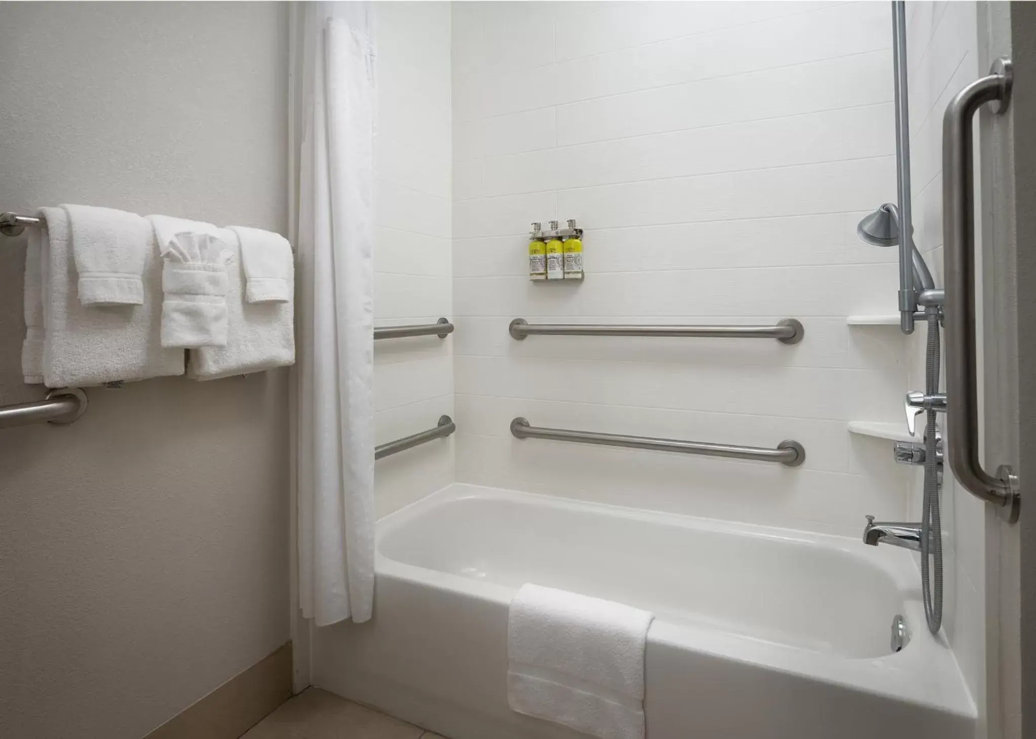 Photo of the whole room, Bathroom in Holiday Inn Express Hotel & Suites Olive Branch, an IHG Hotel