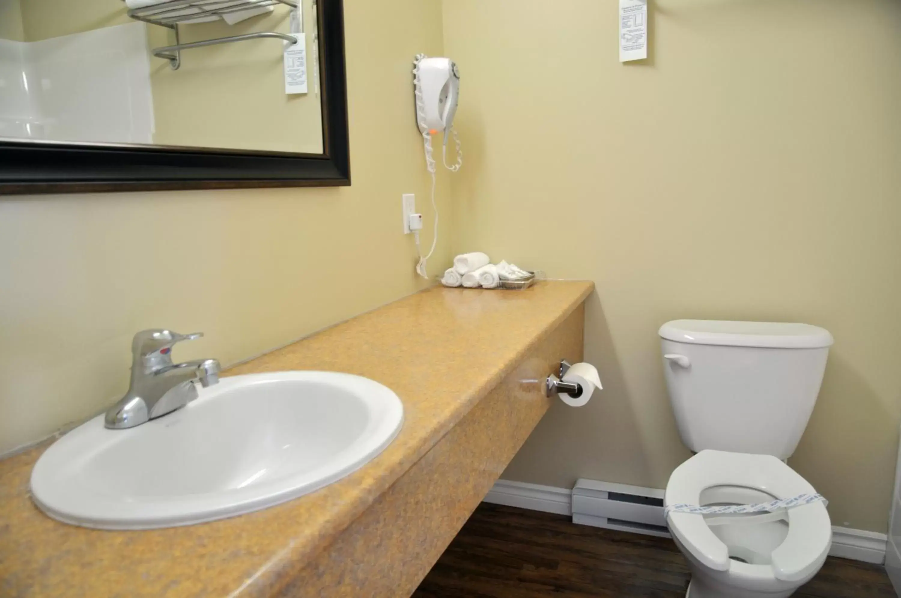 Bathroom in Motel des Cèdres