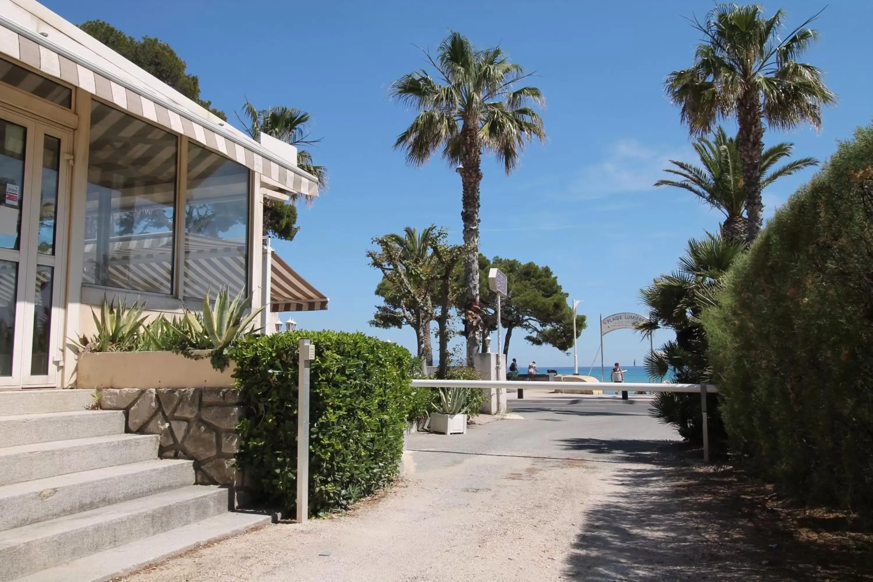 Parking, Property Building in Hotel Restaurant Miramar L'orchidée