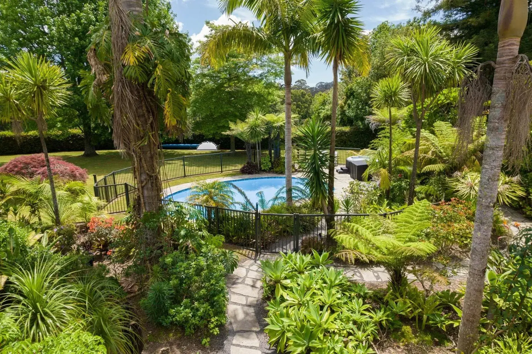 Garden, Pool View in Pāteke Lodge