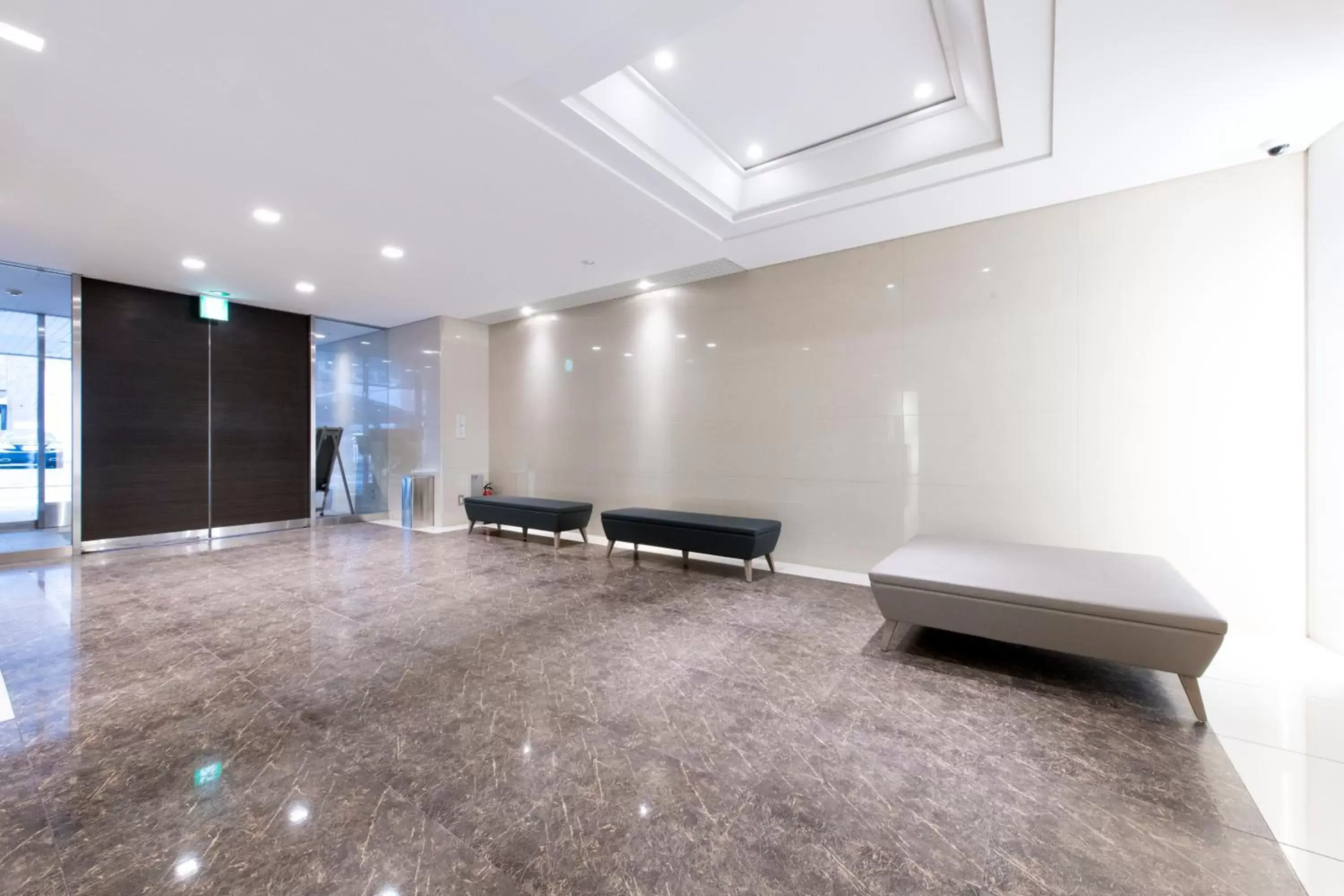 Lobby or reception, TV/Entertainment Center in HOTEL MYSTAYS Fukuoka Tenjin