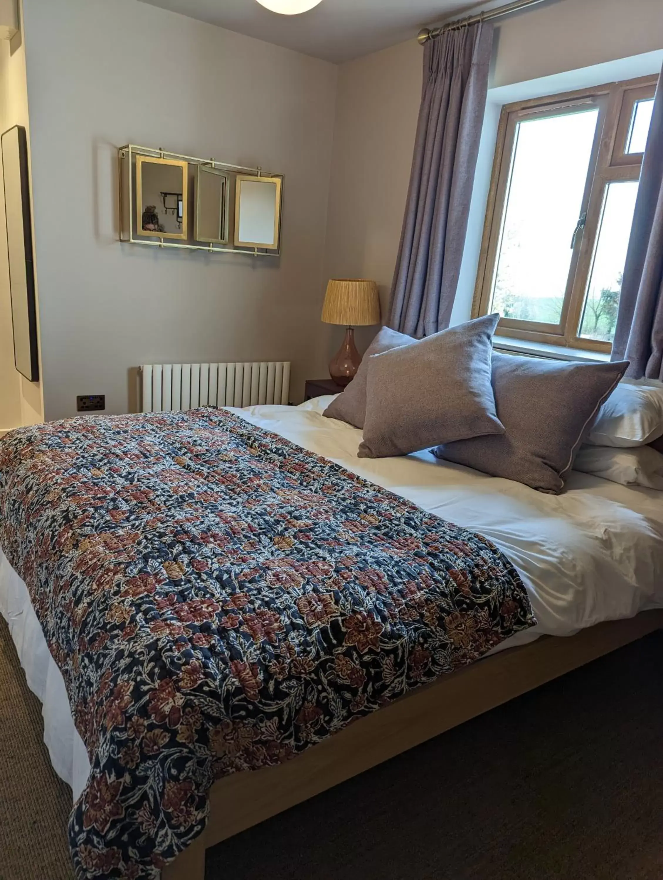 Bedroom, Bed in Hanley House