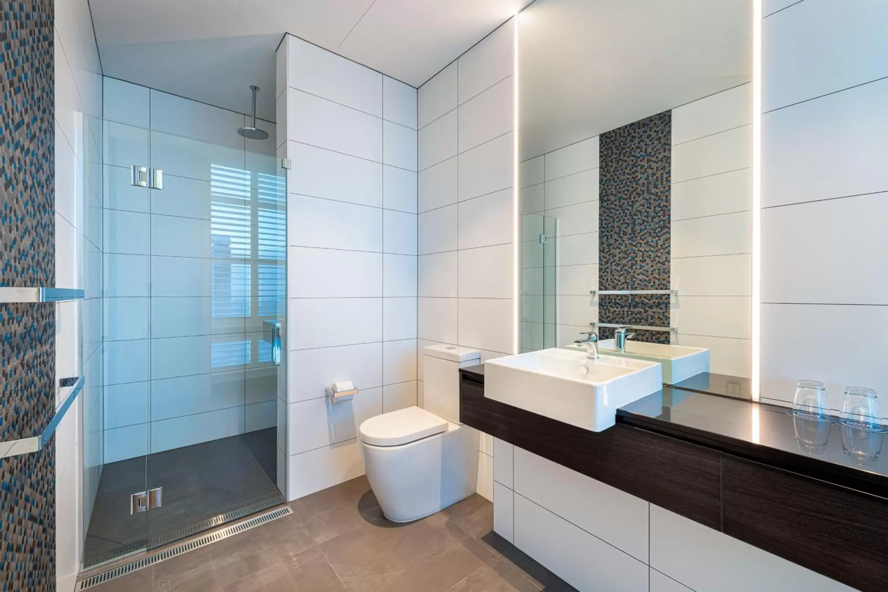 Bedroom, Bathroom in Four Points by Sheraton Auckland