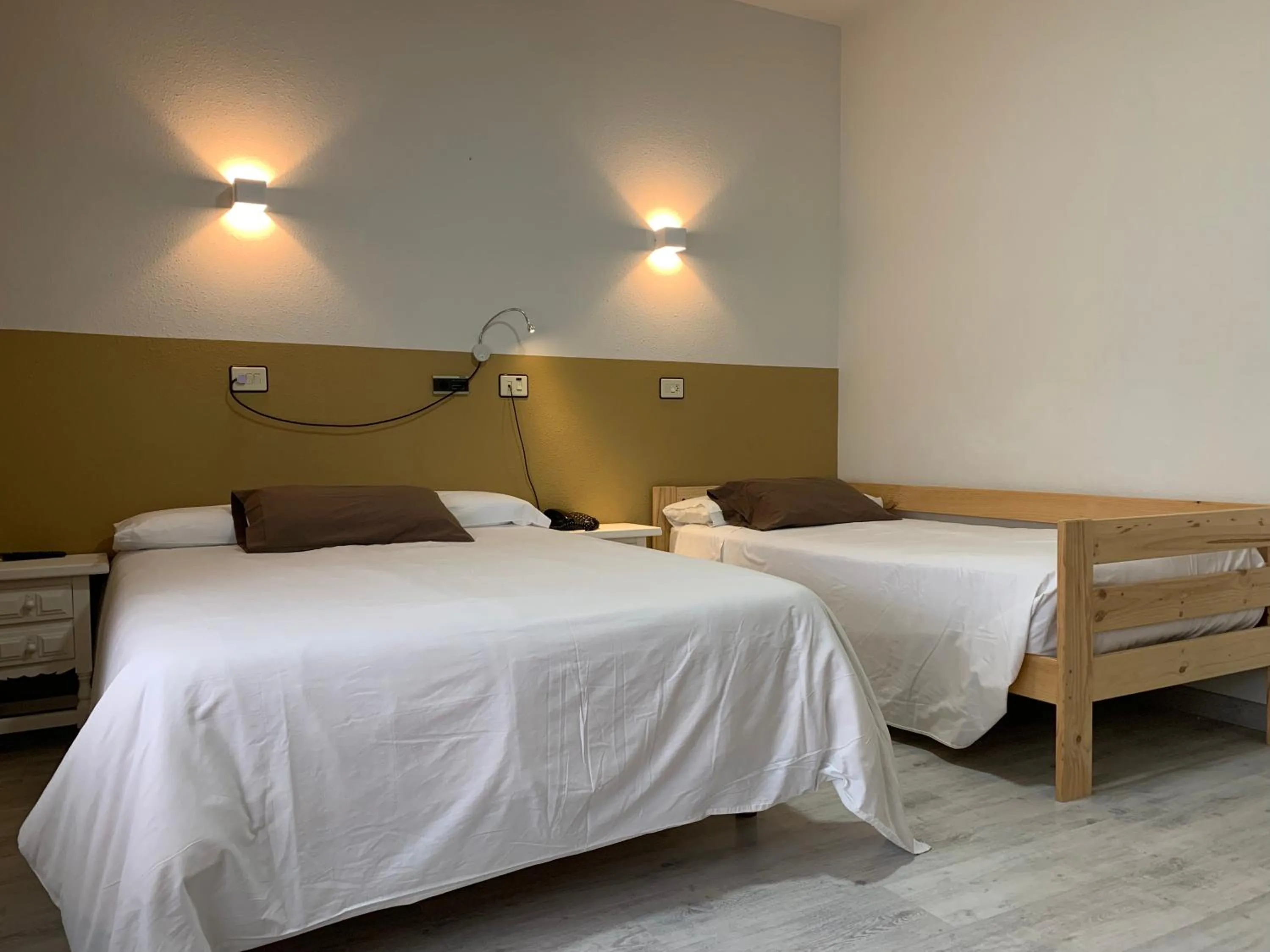 Bedroom, Bed in Hotel Los Olmos