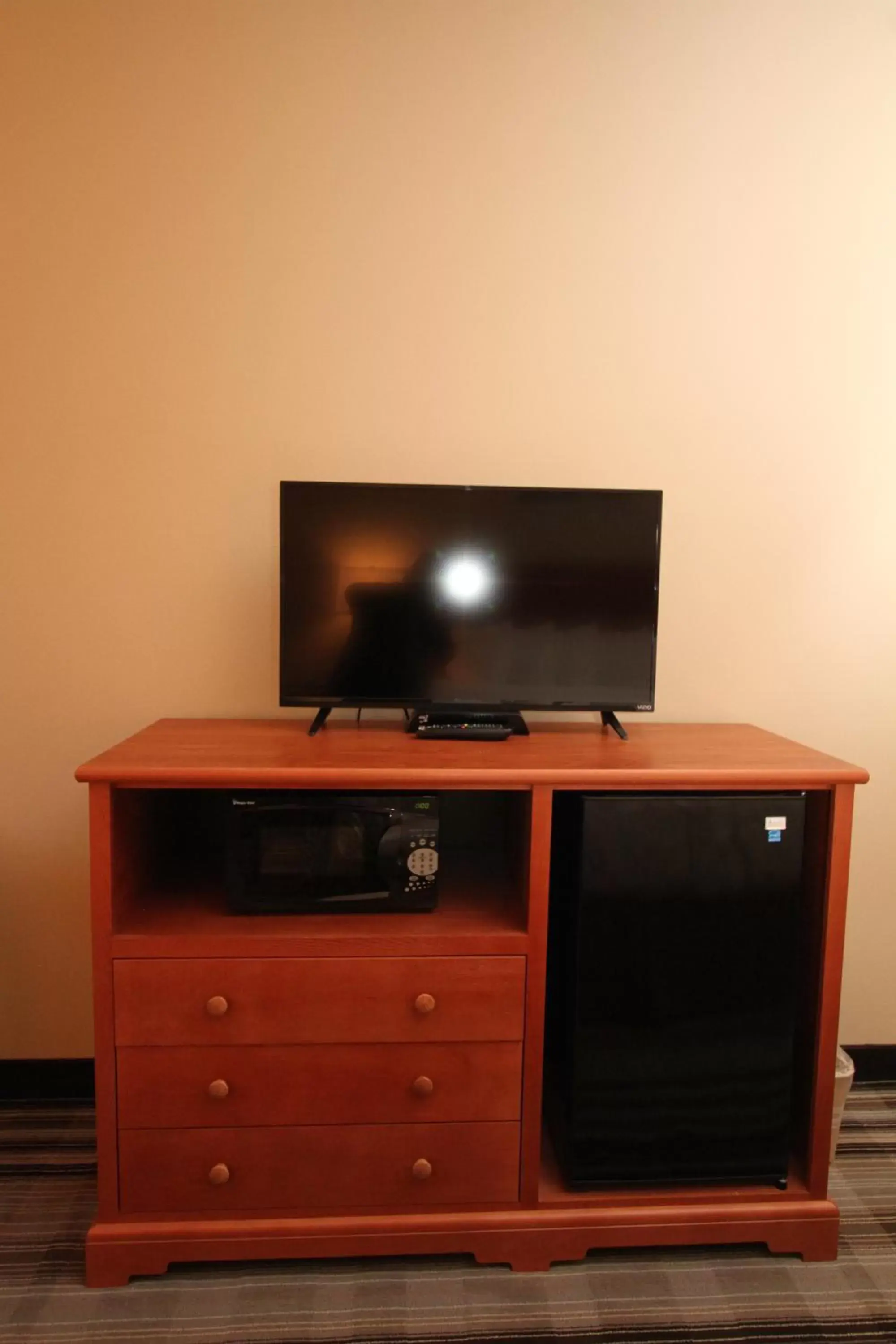TV/Entertainment Center in Bowman Lodge & Convention Center