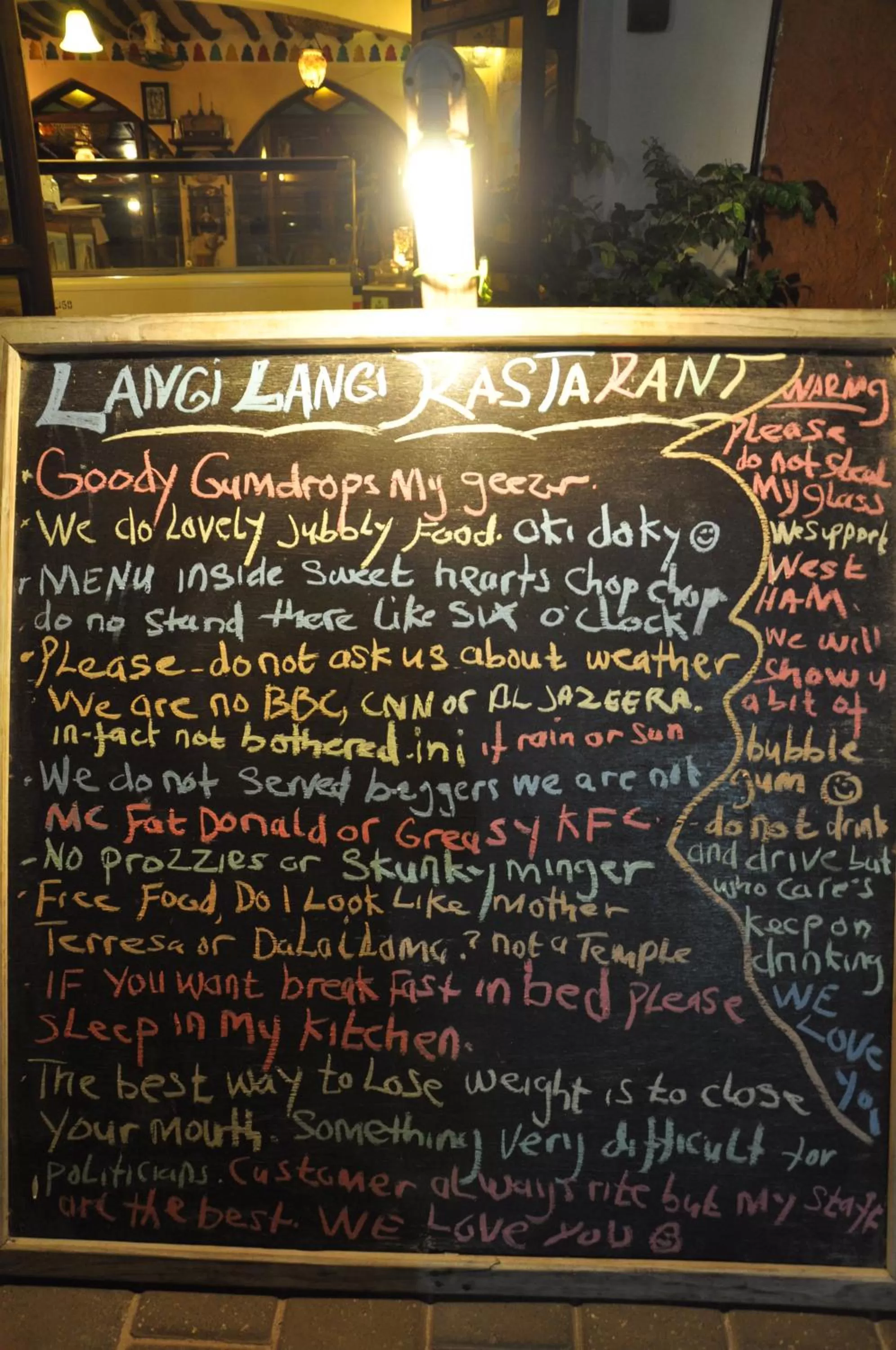 Restaurant/places to eat in Langi Langi Beach Bungalows