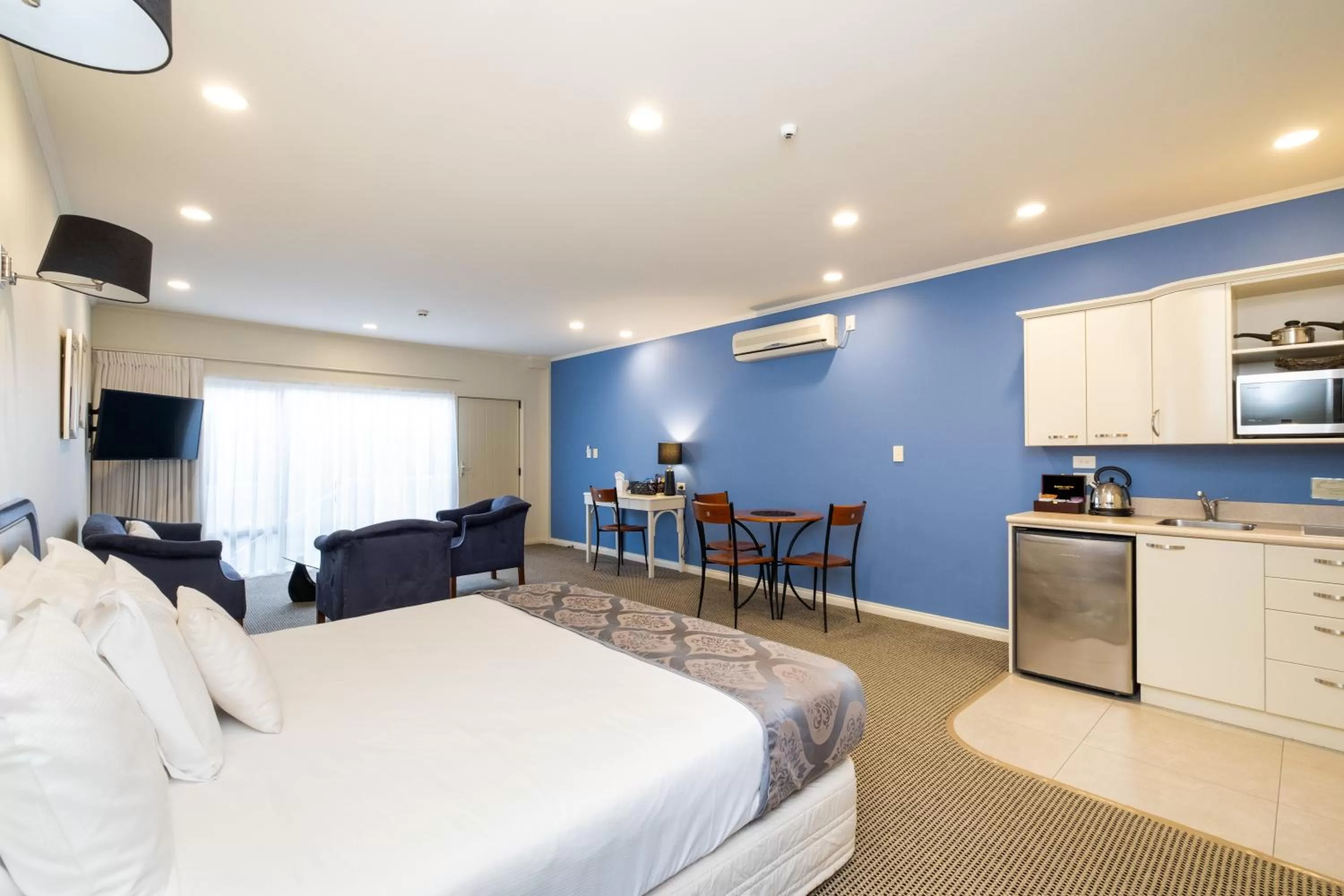 Coffee/tea facilities, Bed in Motel de la Mer