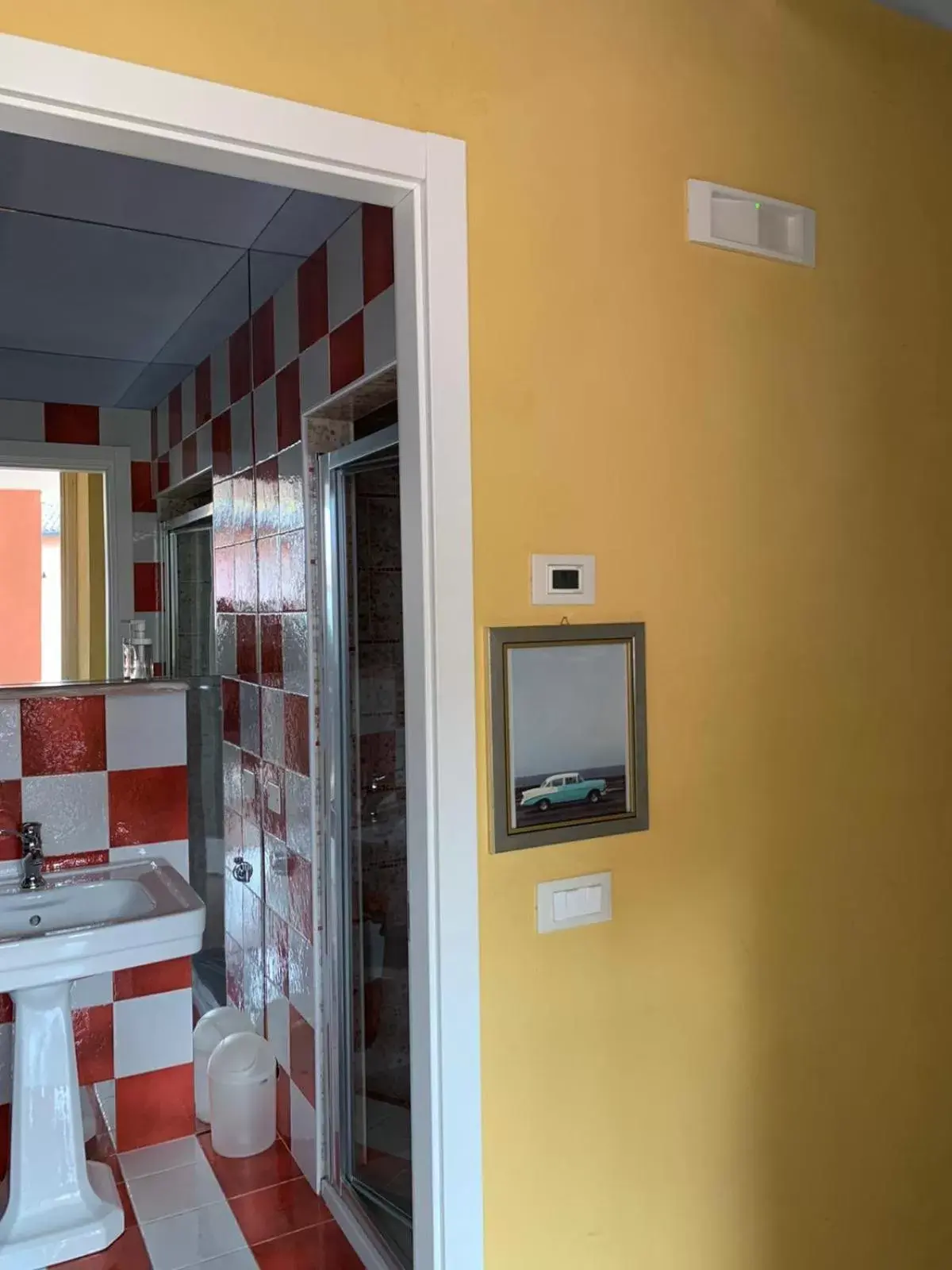 Bathroom, TV/Entertainment Center in Borgo al Sole by Garda Facilities