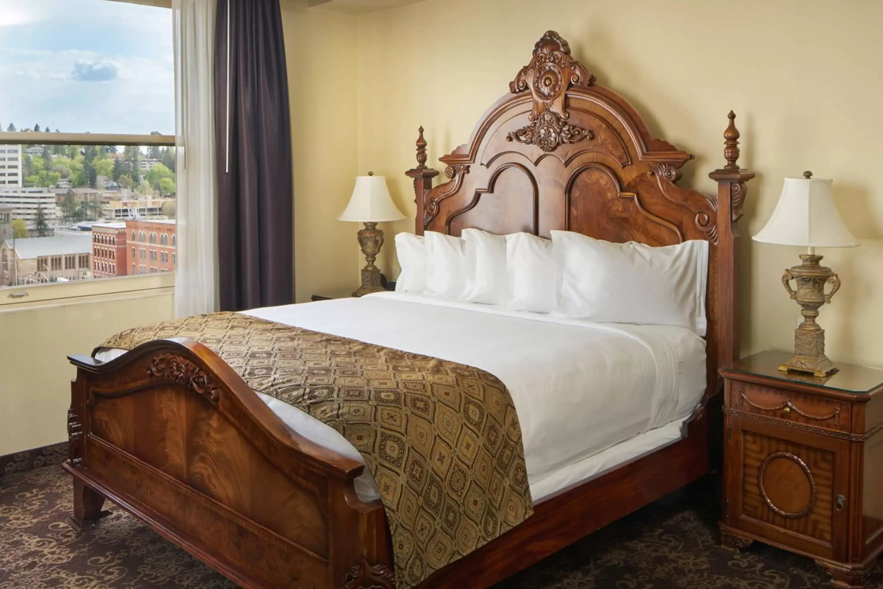 Bedroom, Bed in The Historic Davenport, Autograph Collection
