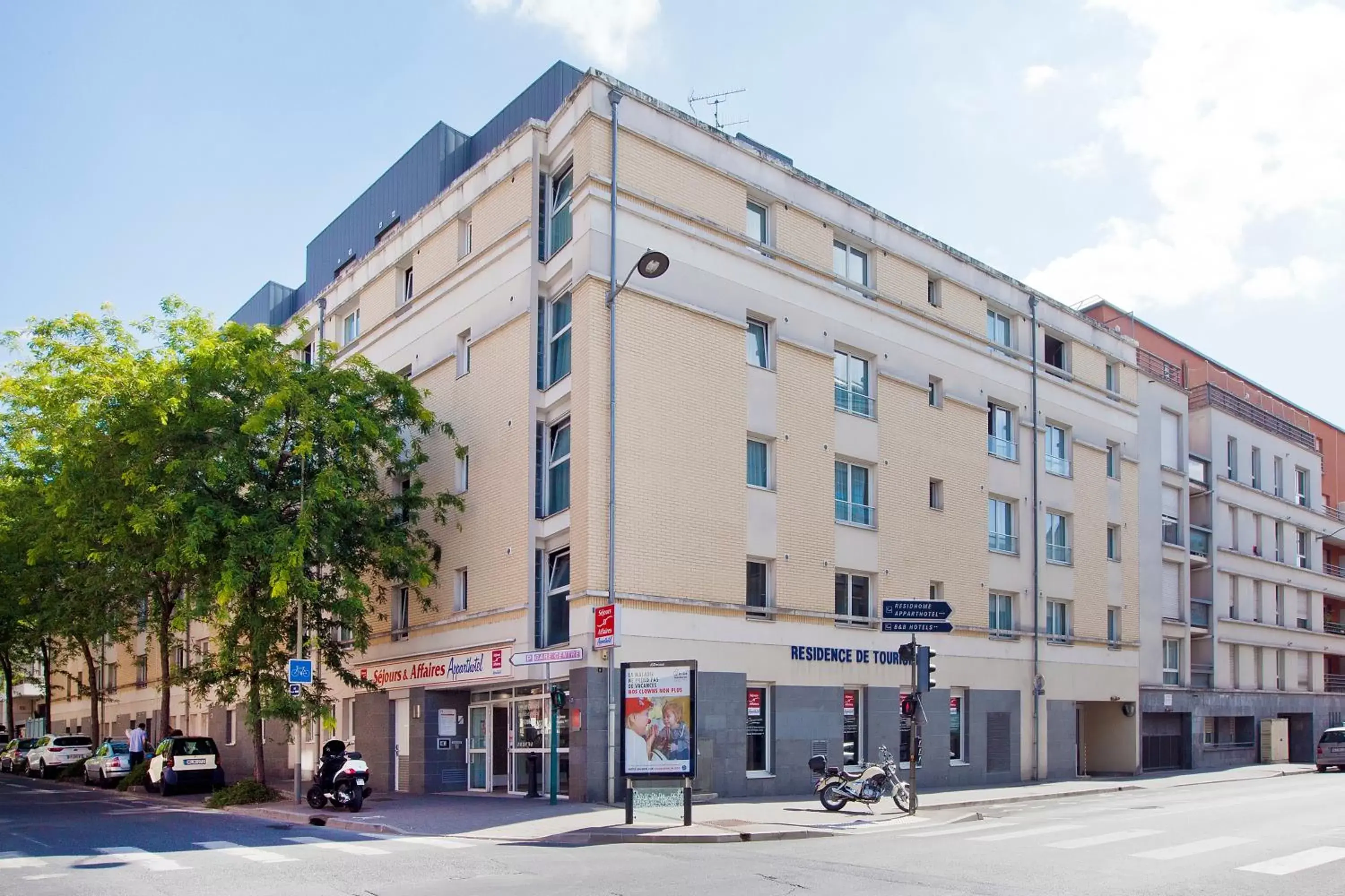 Facade/entrance, Property Building in Séjours & Affaires Reims Clairmarais