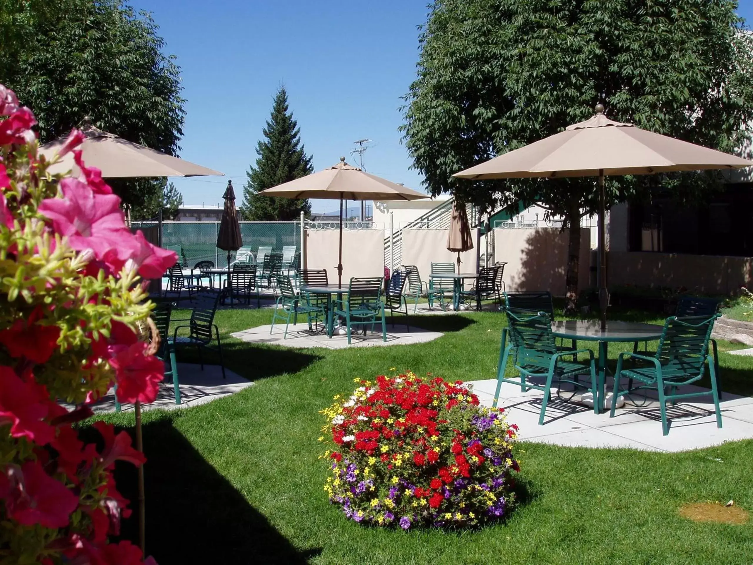 Patio in Broadway Inn Conference Center