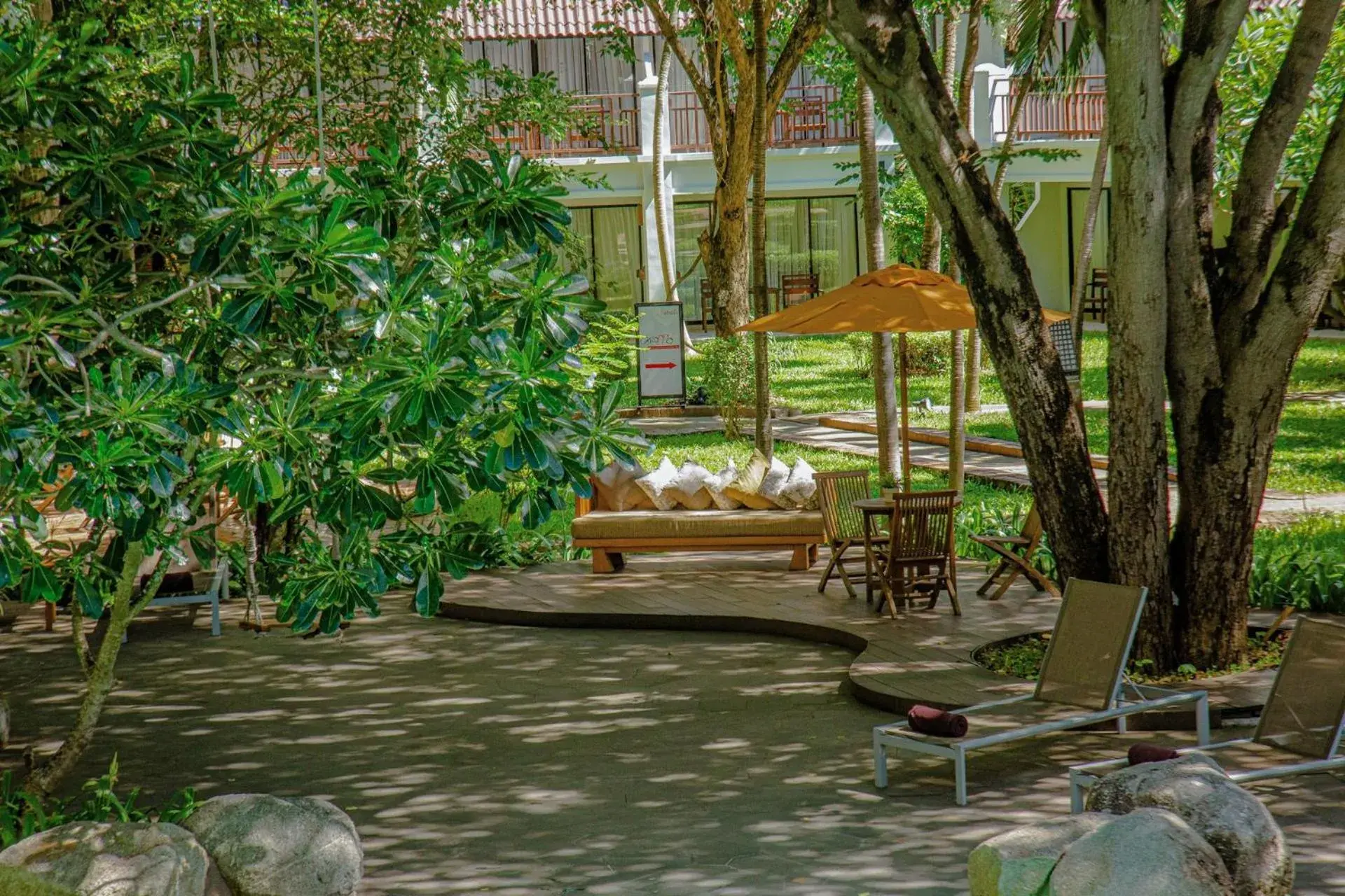 Garden in Woodlands Hotel and Resort Pattaya
