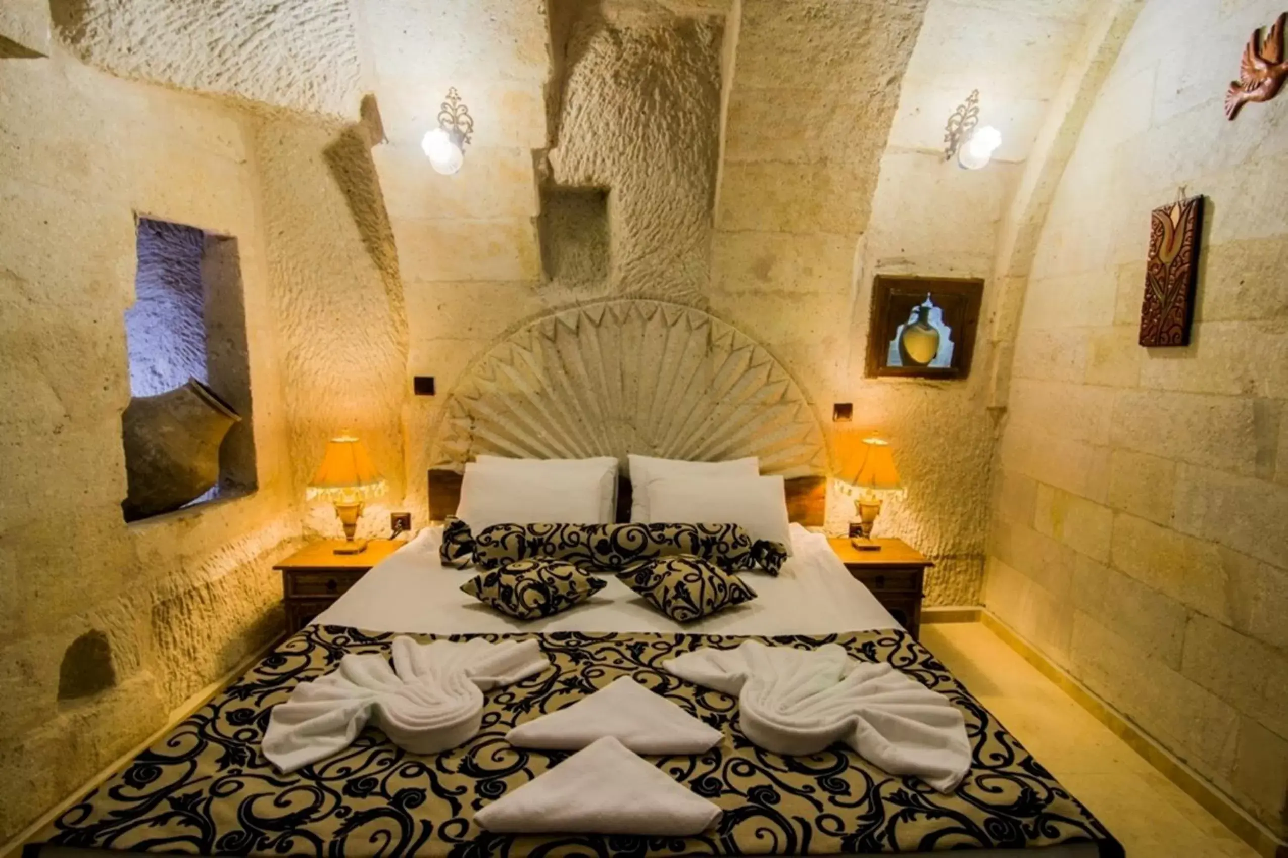 Photo of the whole room, Bed in Historical Goreme House