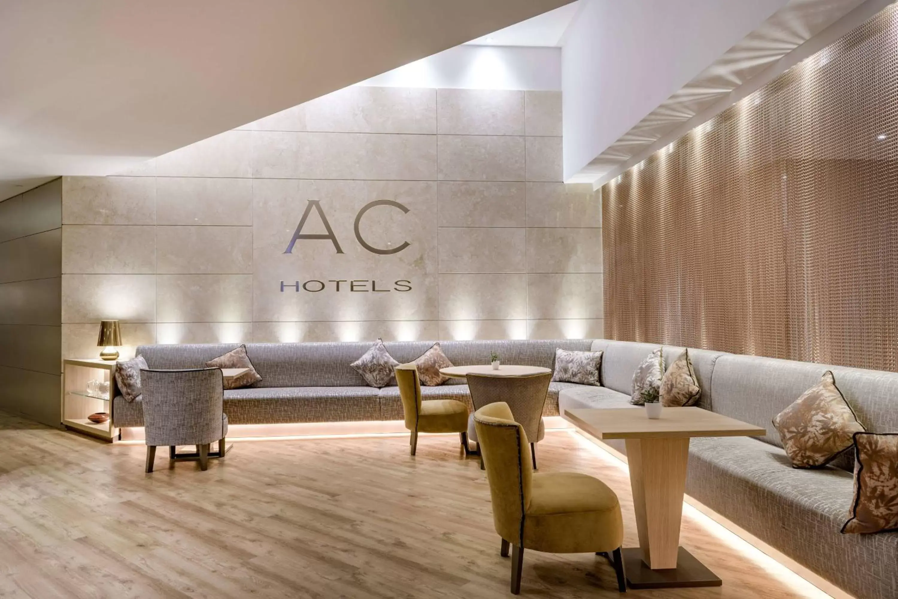 Lobby or reception in AC Hotel Genova by Marriott