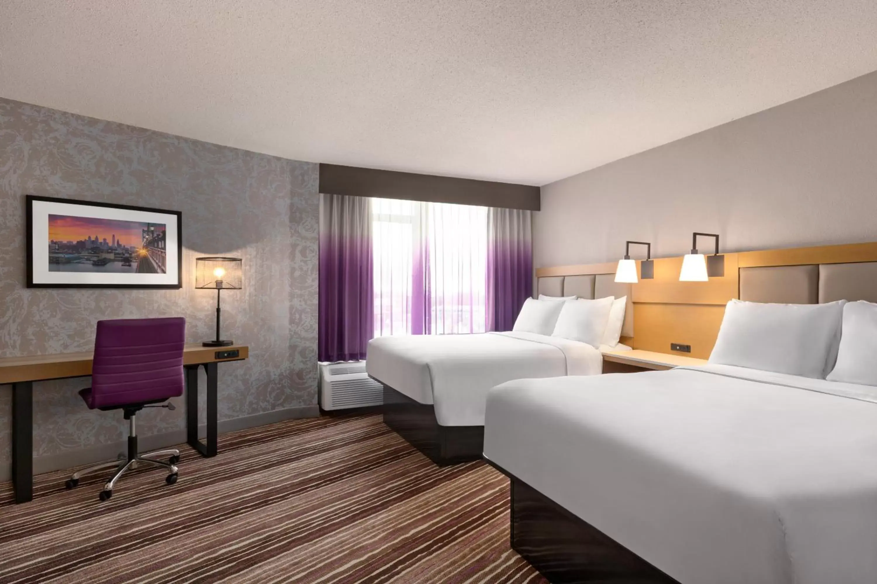 Bedroom, Bed in Holiday Inn Philadelphia Arpt-Stadium Area, an IHG Hotel