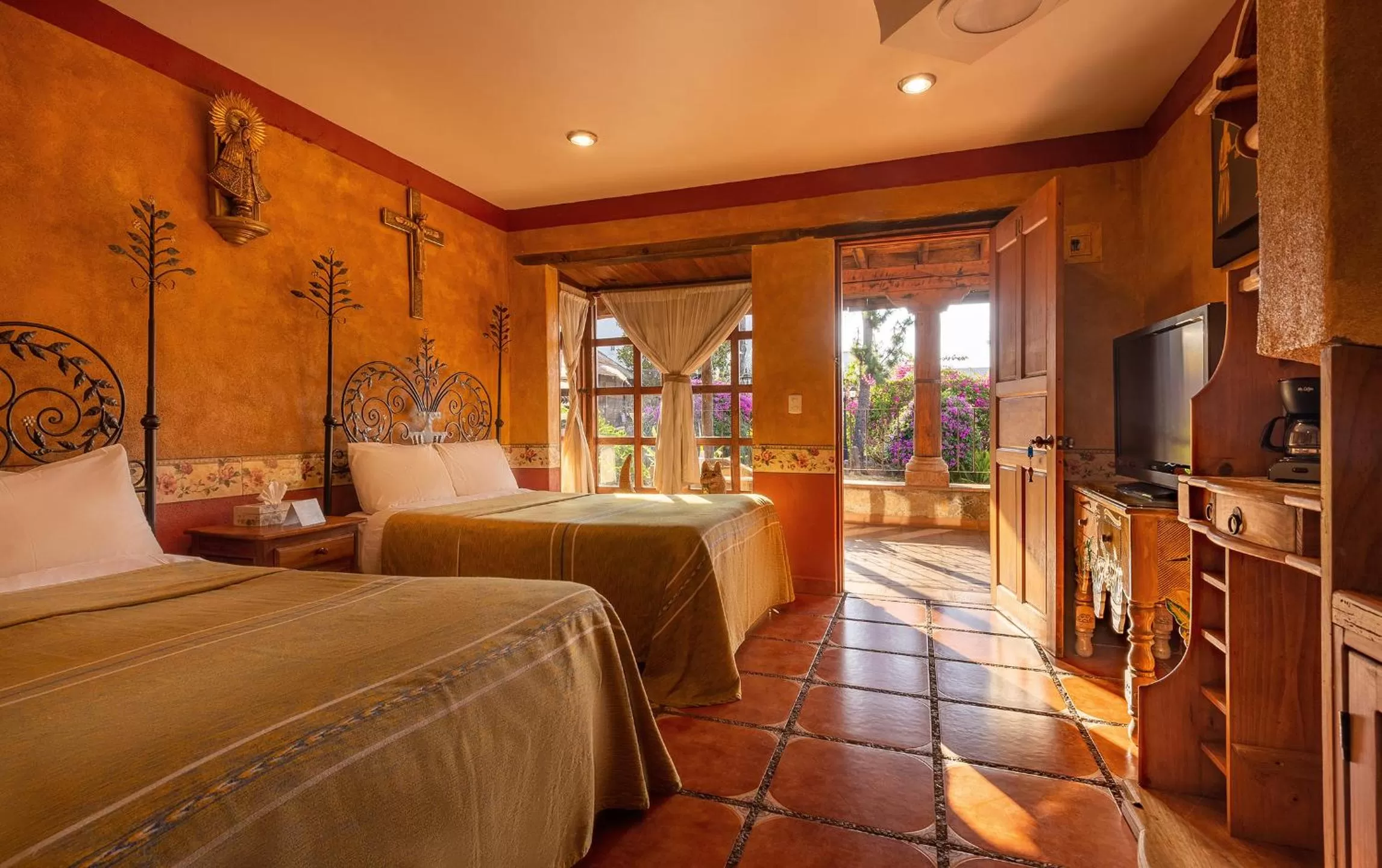 Photo of the whole room, Bed in Eco Hotel Ixhi