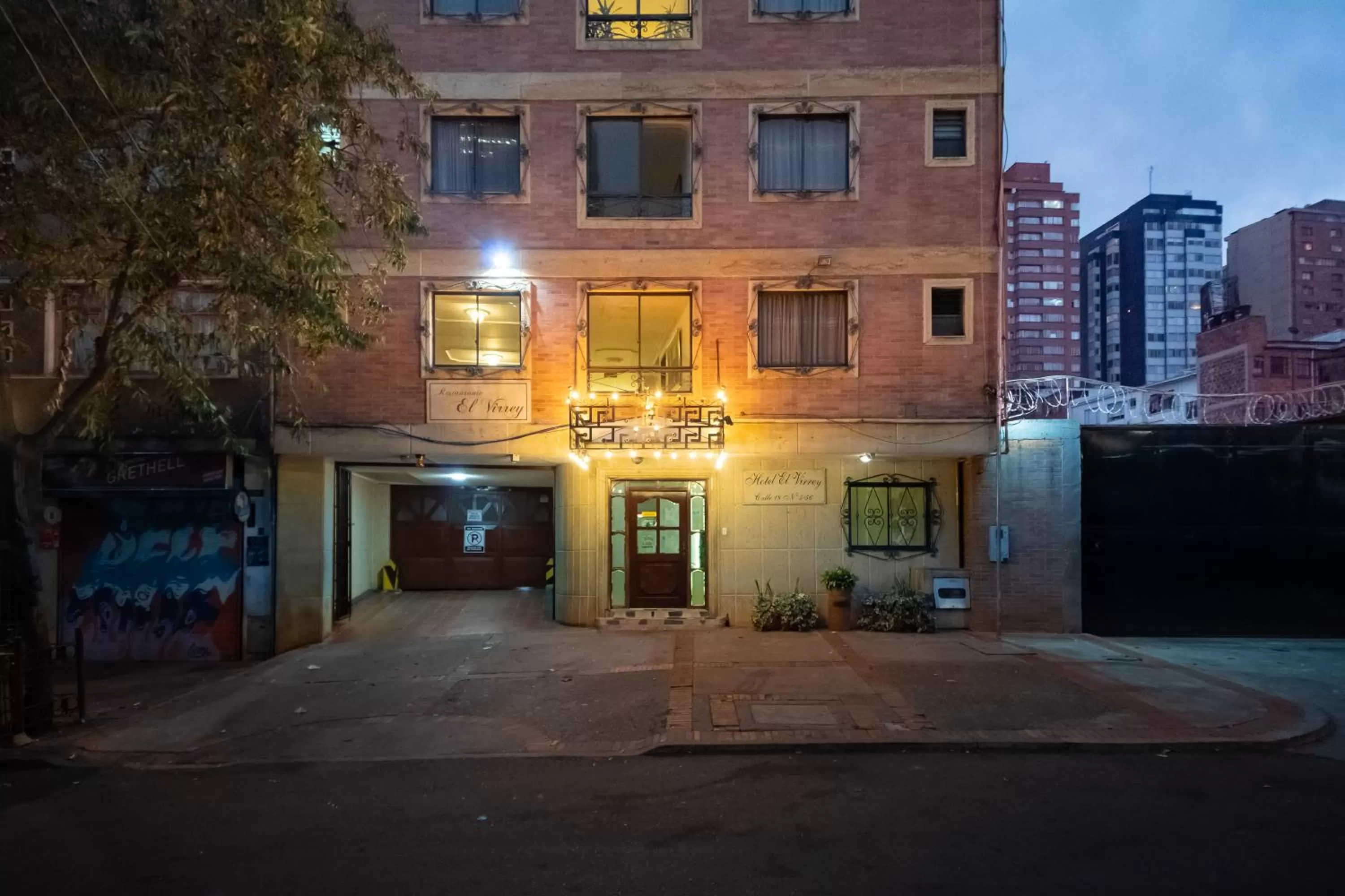 Facade/entrance in Hotel Virrey Central