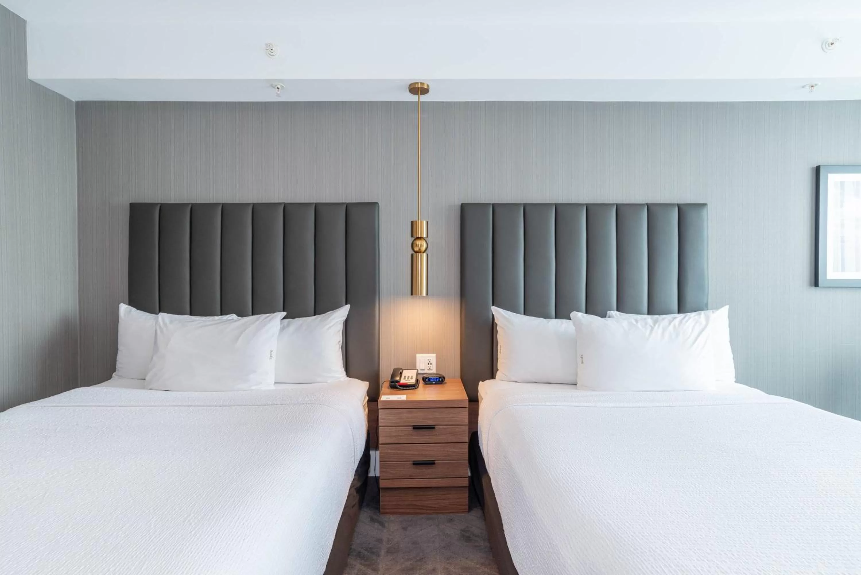 Photo of the whole room, Bed in Sandman Signature Sherwood Park Hotel