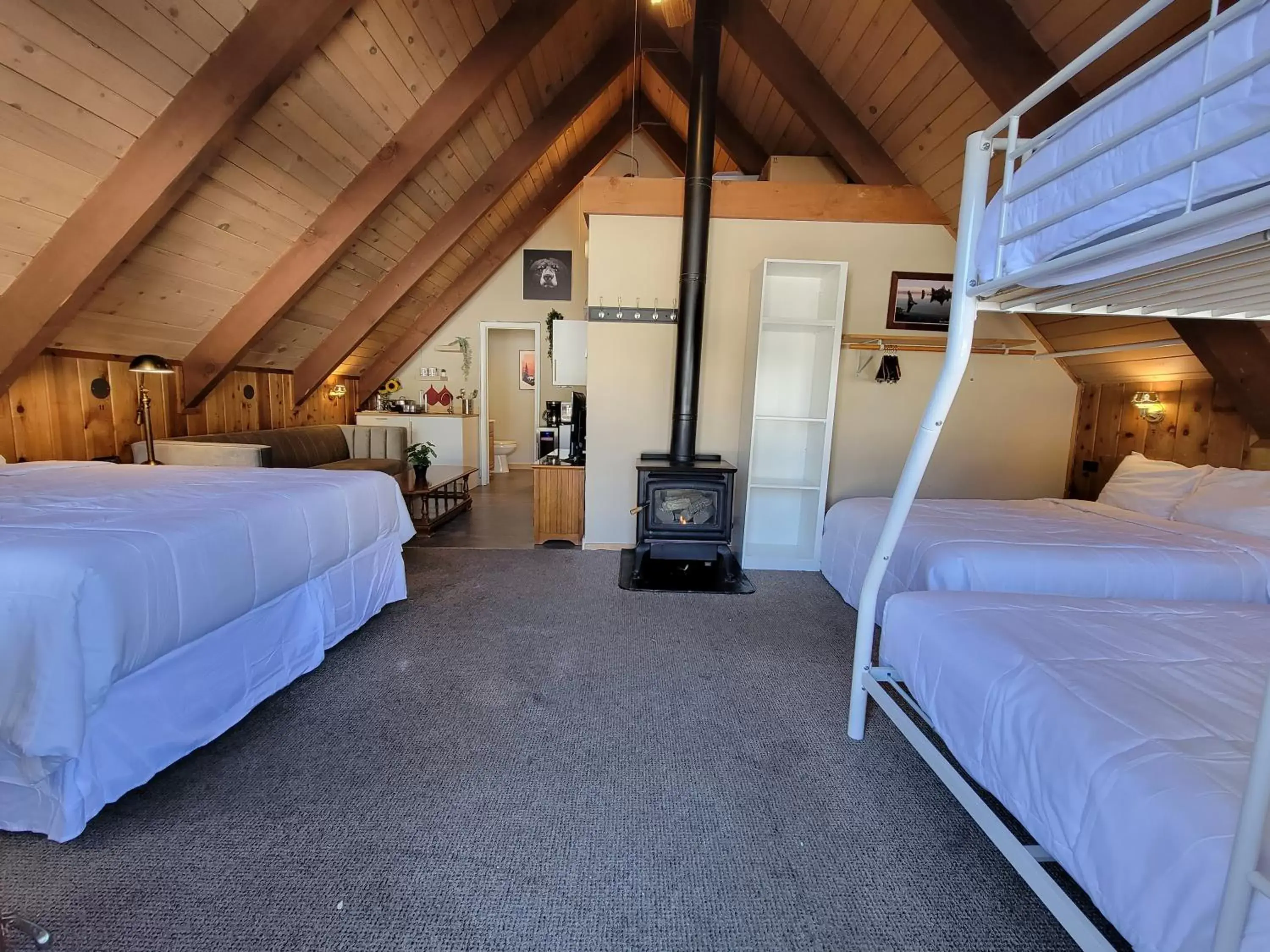 Photo of the whole room, Bed in Cinnamon Bear Inn