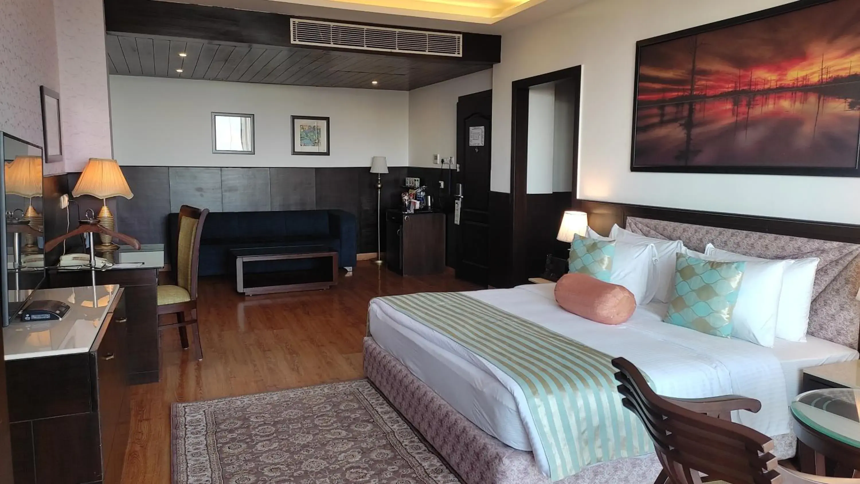 Bed, TV/Entertainment Center in Fortune Park Moksha, Mcleod Ganj - Member ITC's Hotel Group