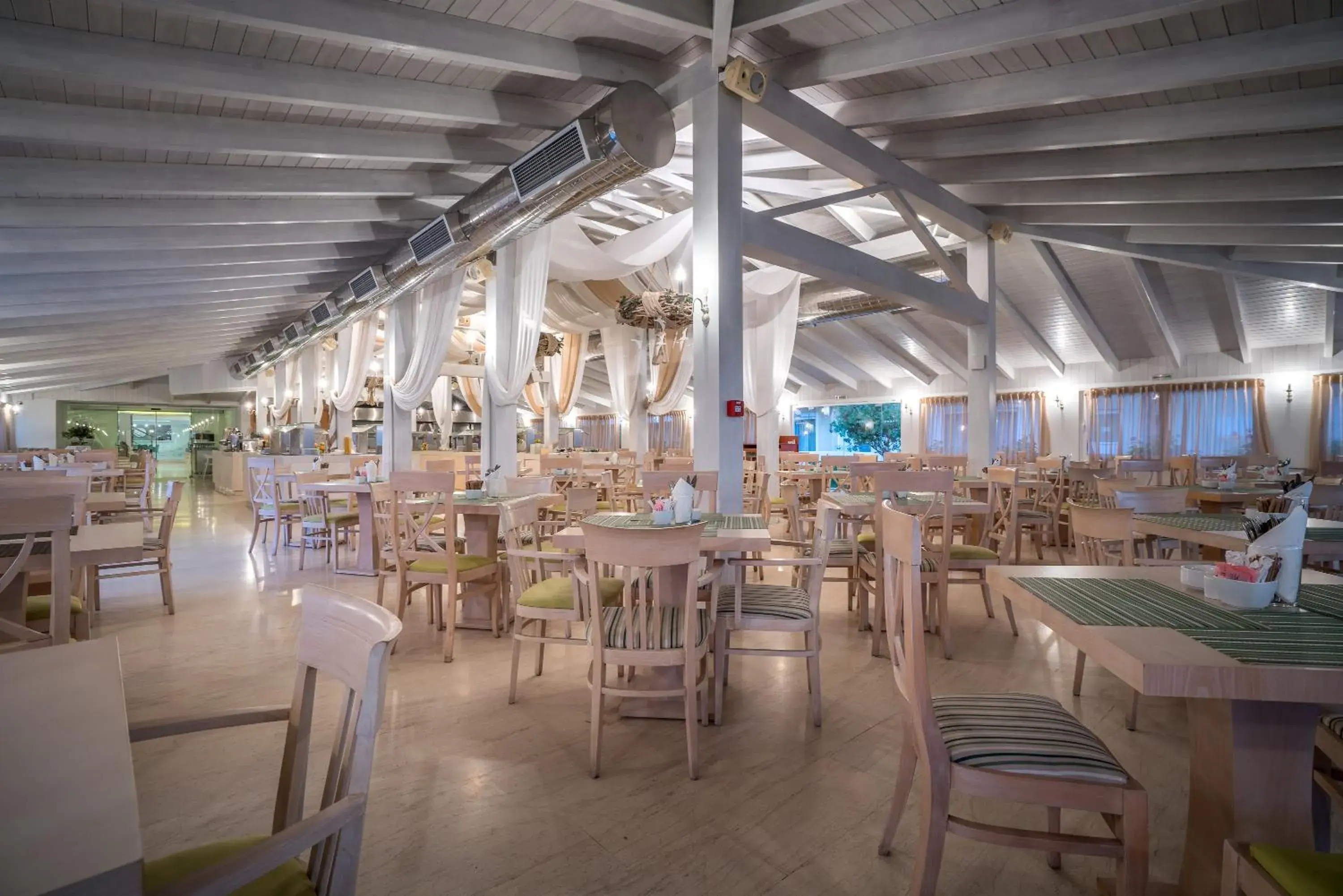 Restaurant/Places to Eat in Galaxy Beach Resort, BW Premier Collection