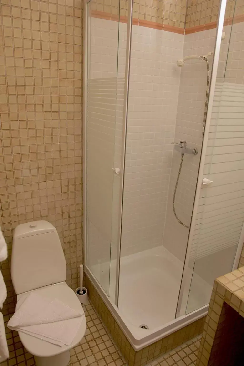 Bathroom in Appart'Hôtel Residence Dizerens