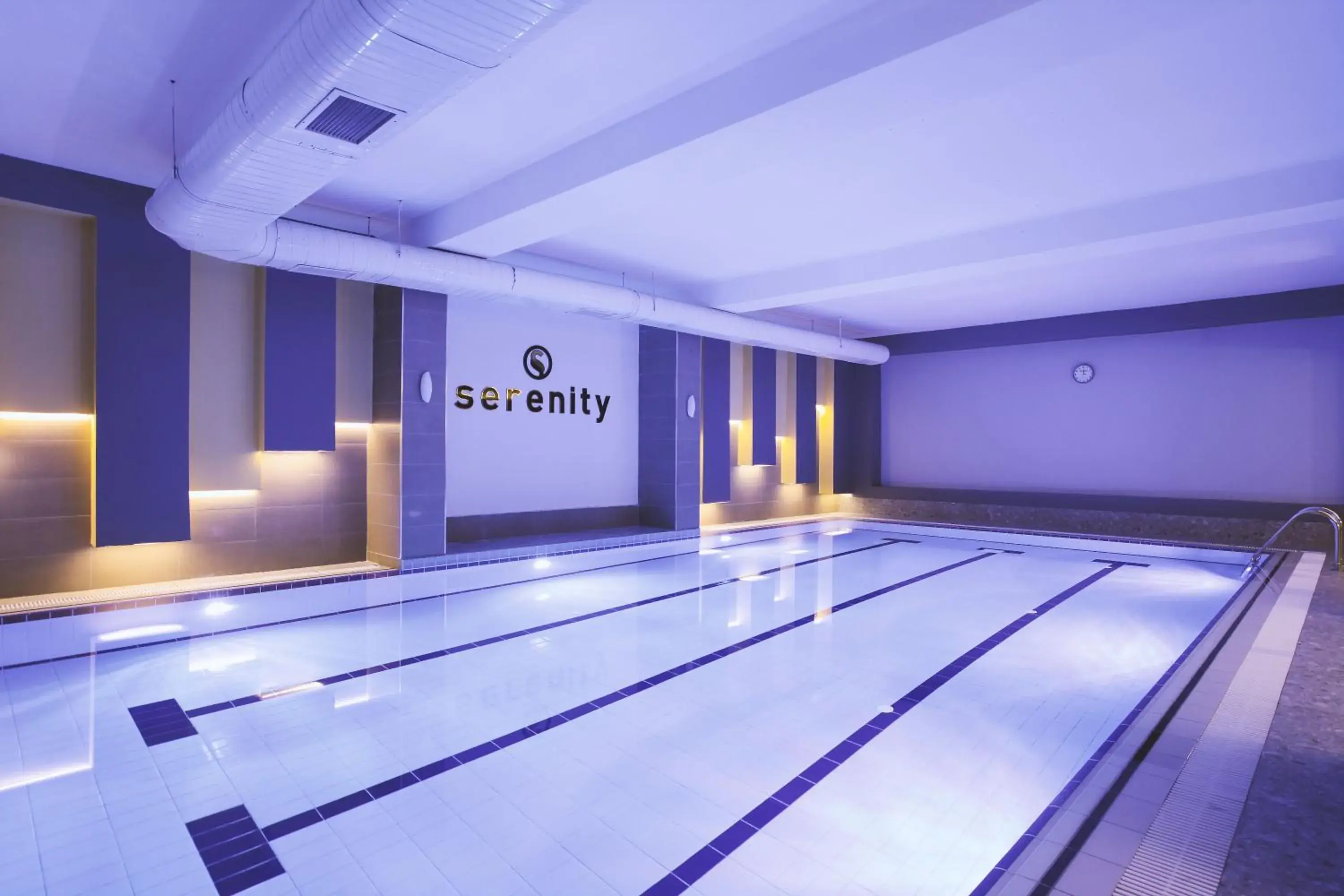 Swimming pool in Serenity Suites Istanbul Airport