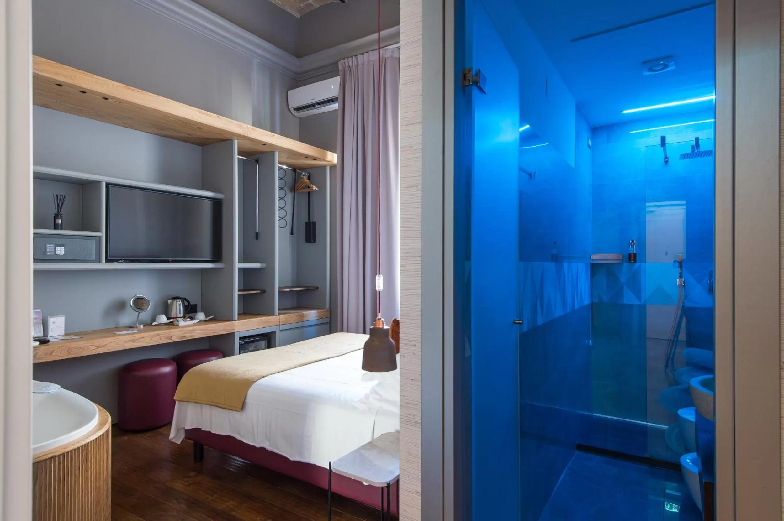 Photo of the whole room, Bed in New Design St.Peter