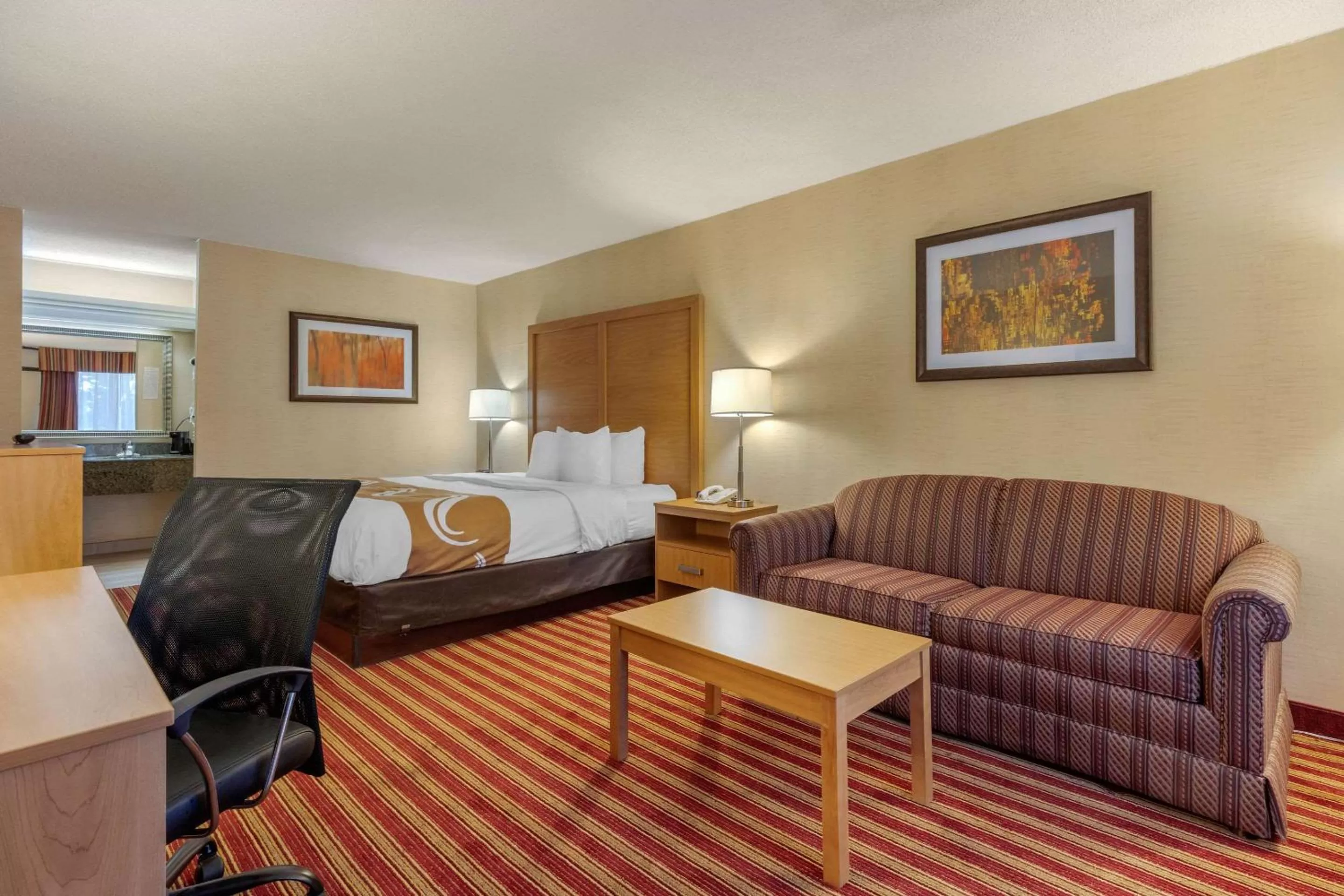 Photo of the whole room in Quality Inn Exit 4