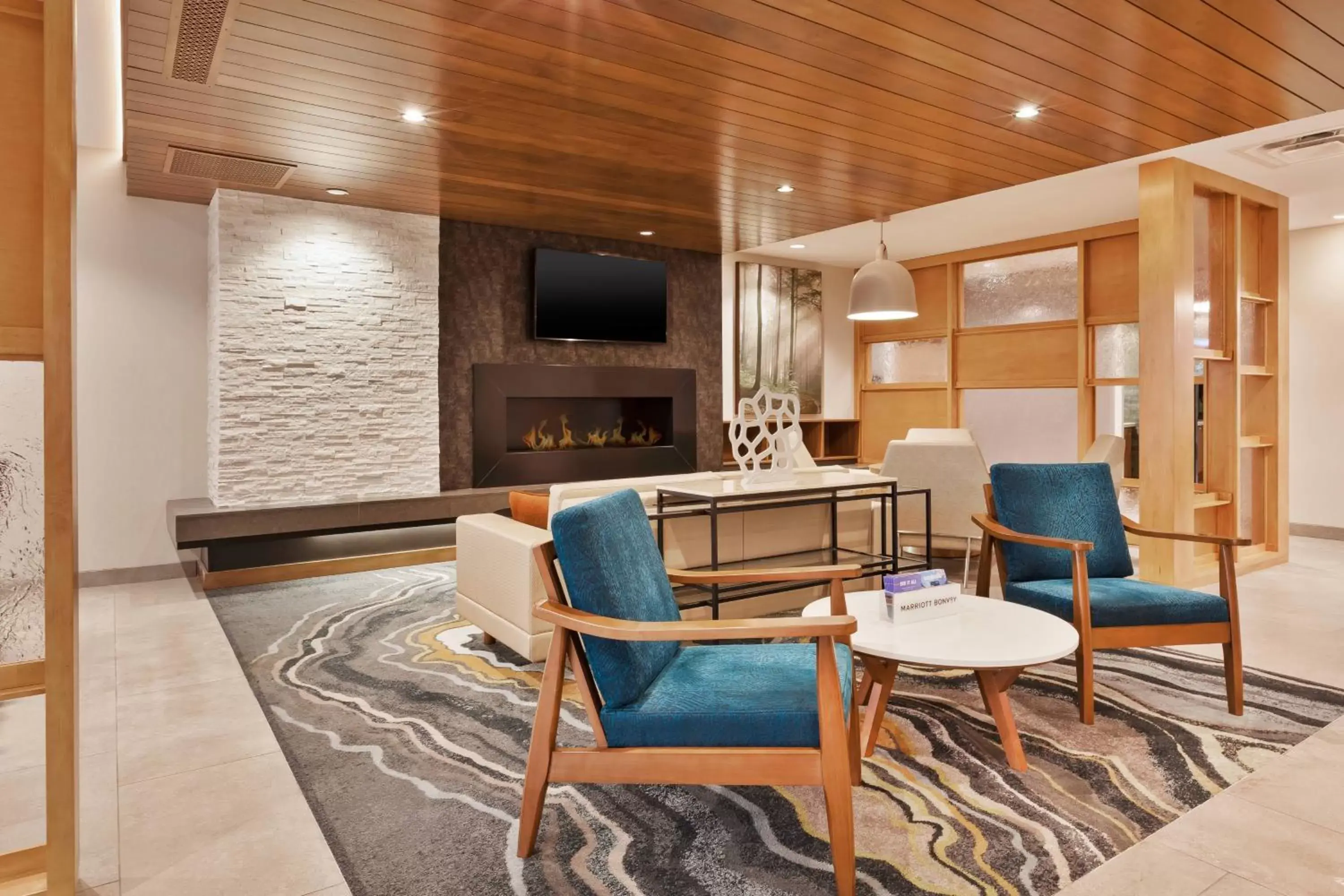 Lobby or reception, Seating Area in Fairfield Inn & Suites by Marriott Kalamazoo