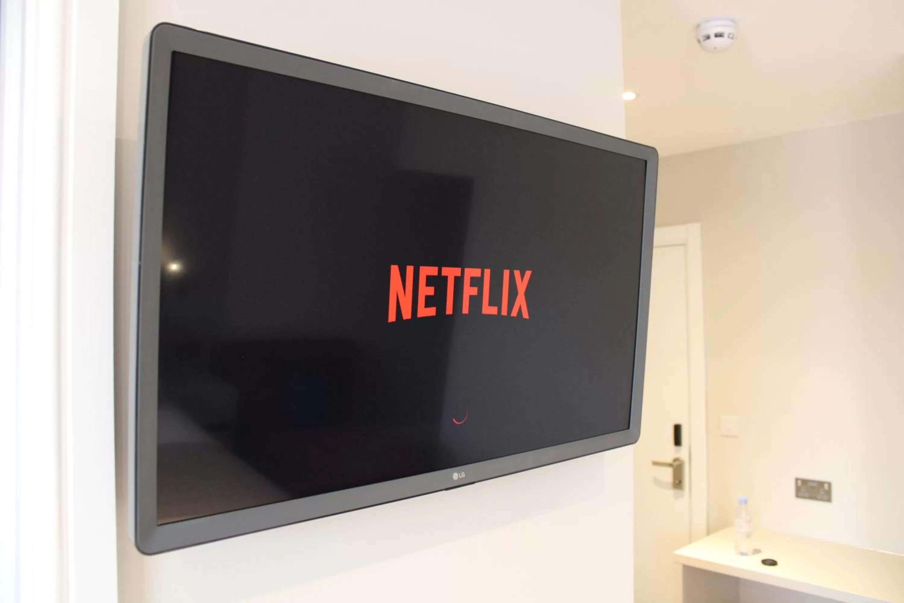 TV and multimedia in West End Lane II