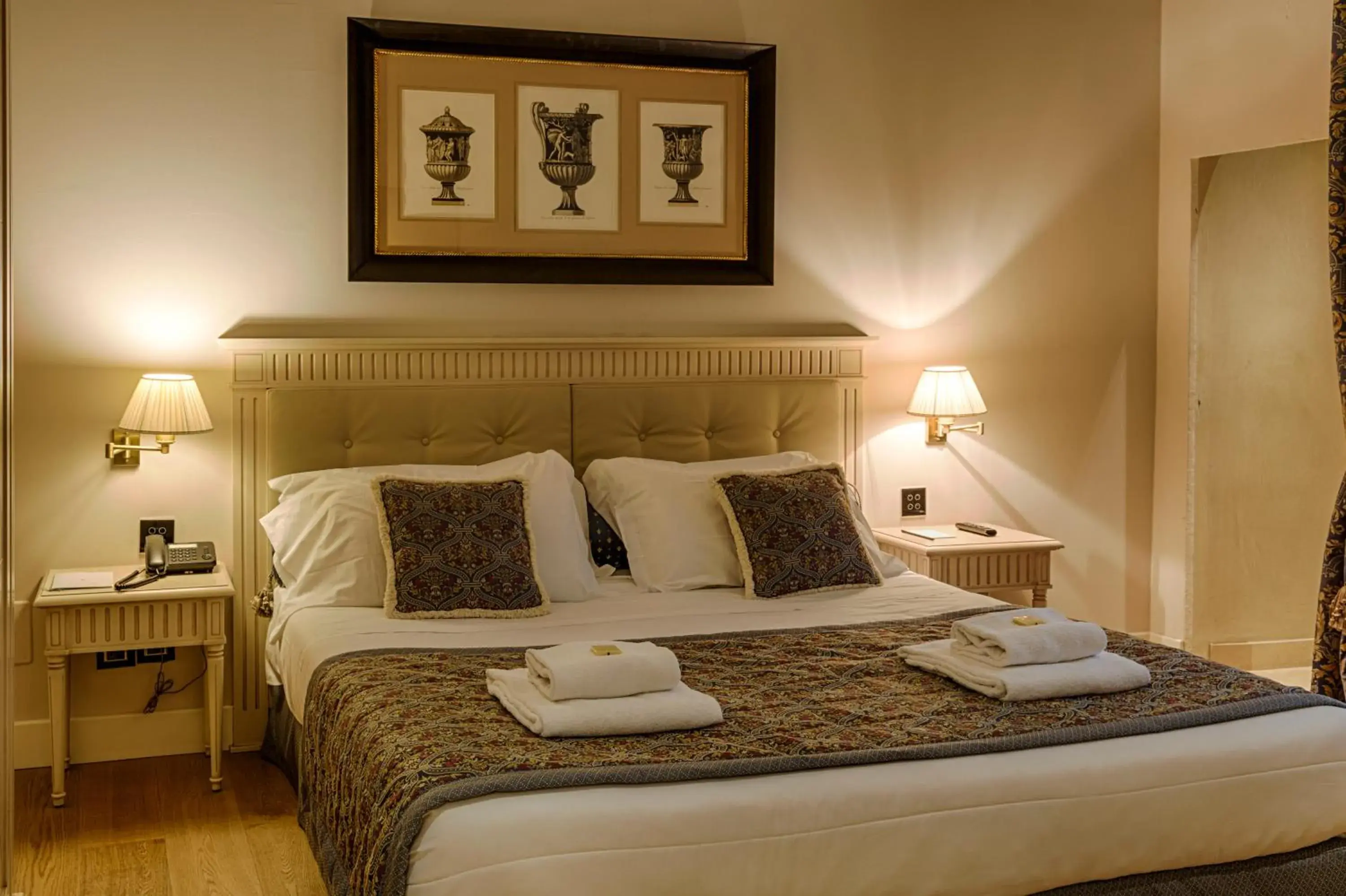 Bedroom, Bed in Palazzo Guicciardini