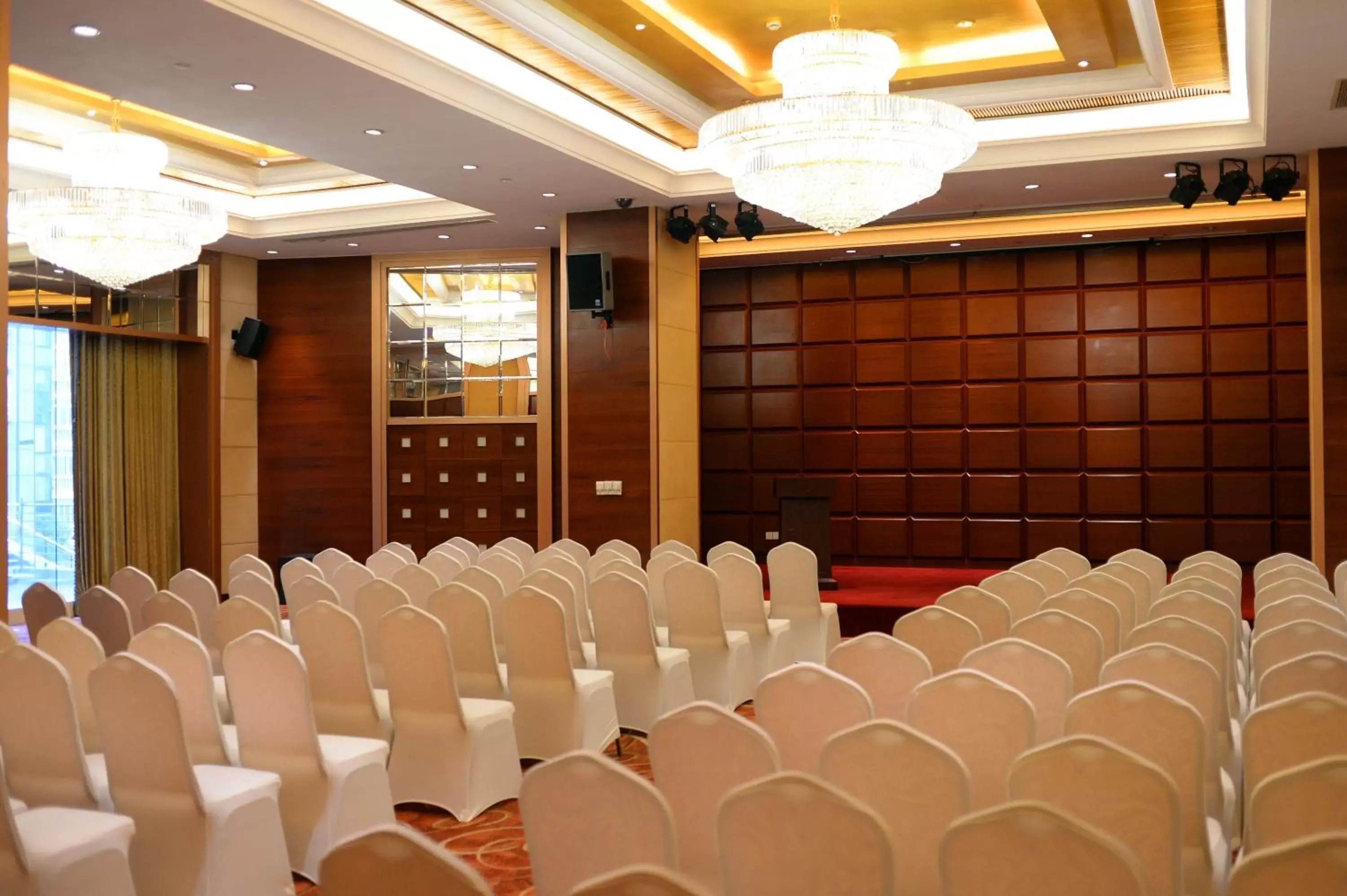 Meeting/conference room, Banquet Facilities in Holiday Inn Shanghai Pudong Nanpu, an IHG Hotel