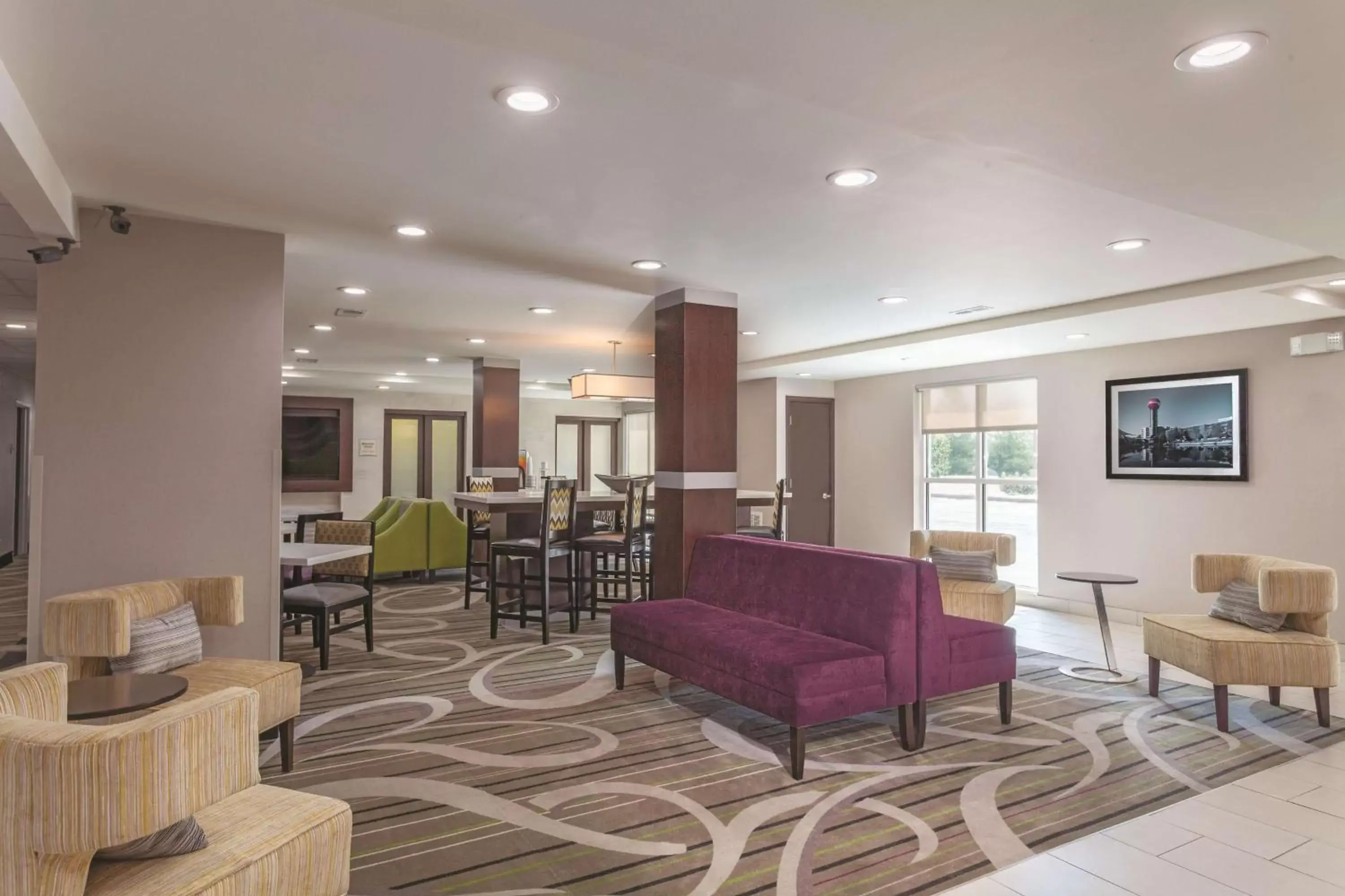 Lobby or reception in La Quinta by Wyndham Knoxville North I-75