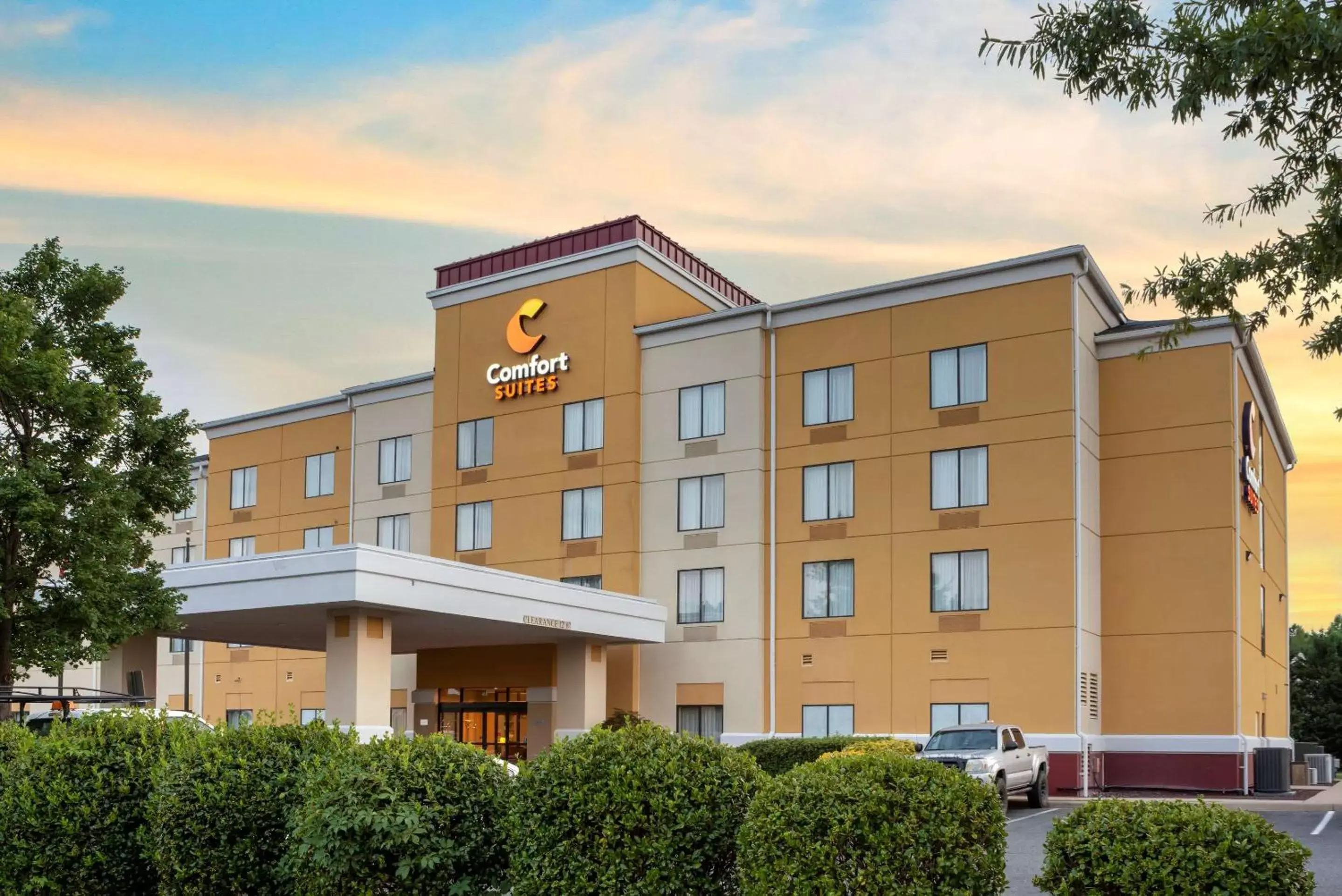 Property Building in Comfort Suites Fredericksburg North