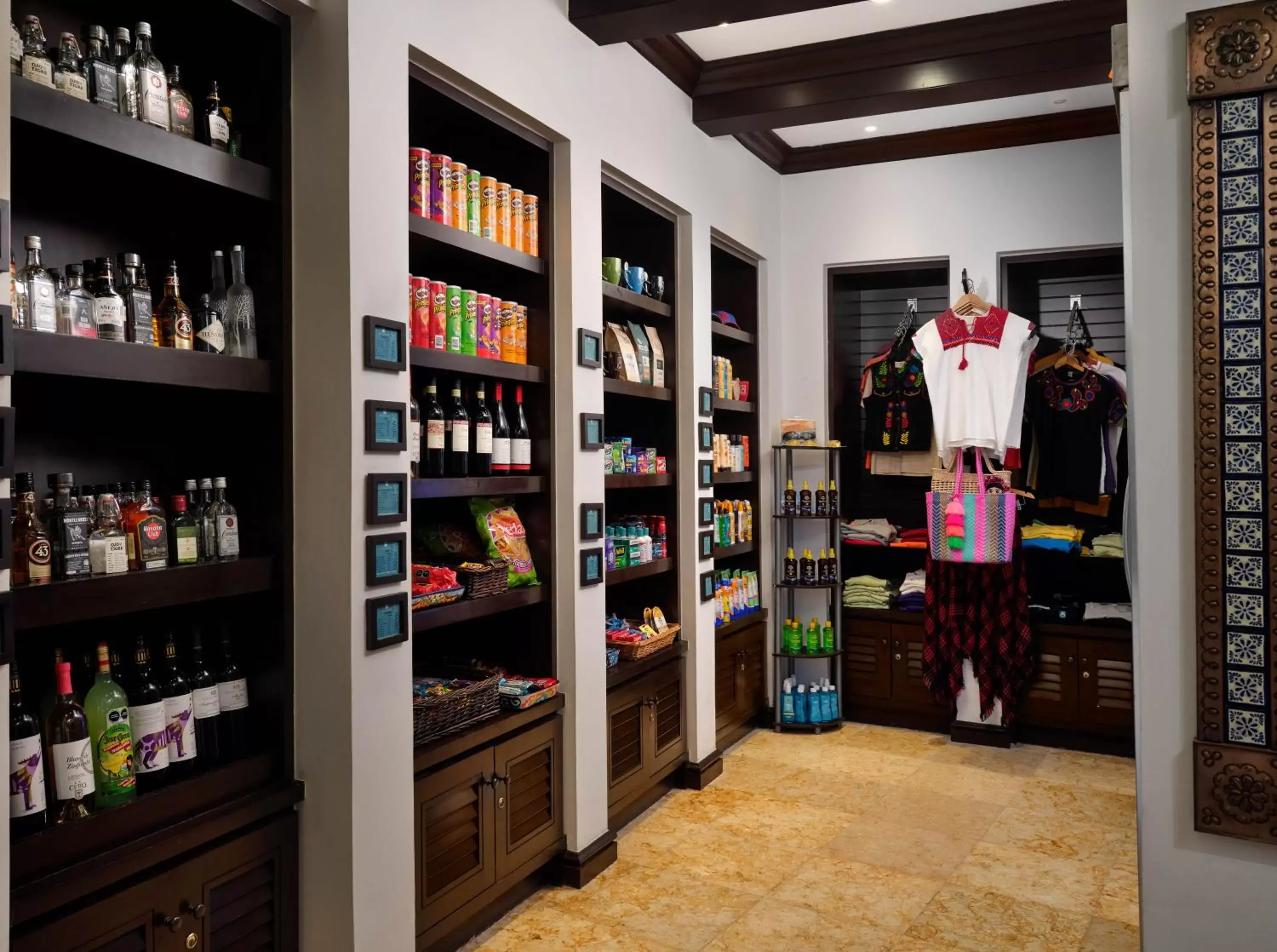 On-site shops in Hyatt Vacation Club at Sirena del Mar