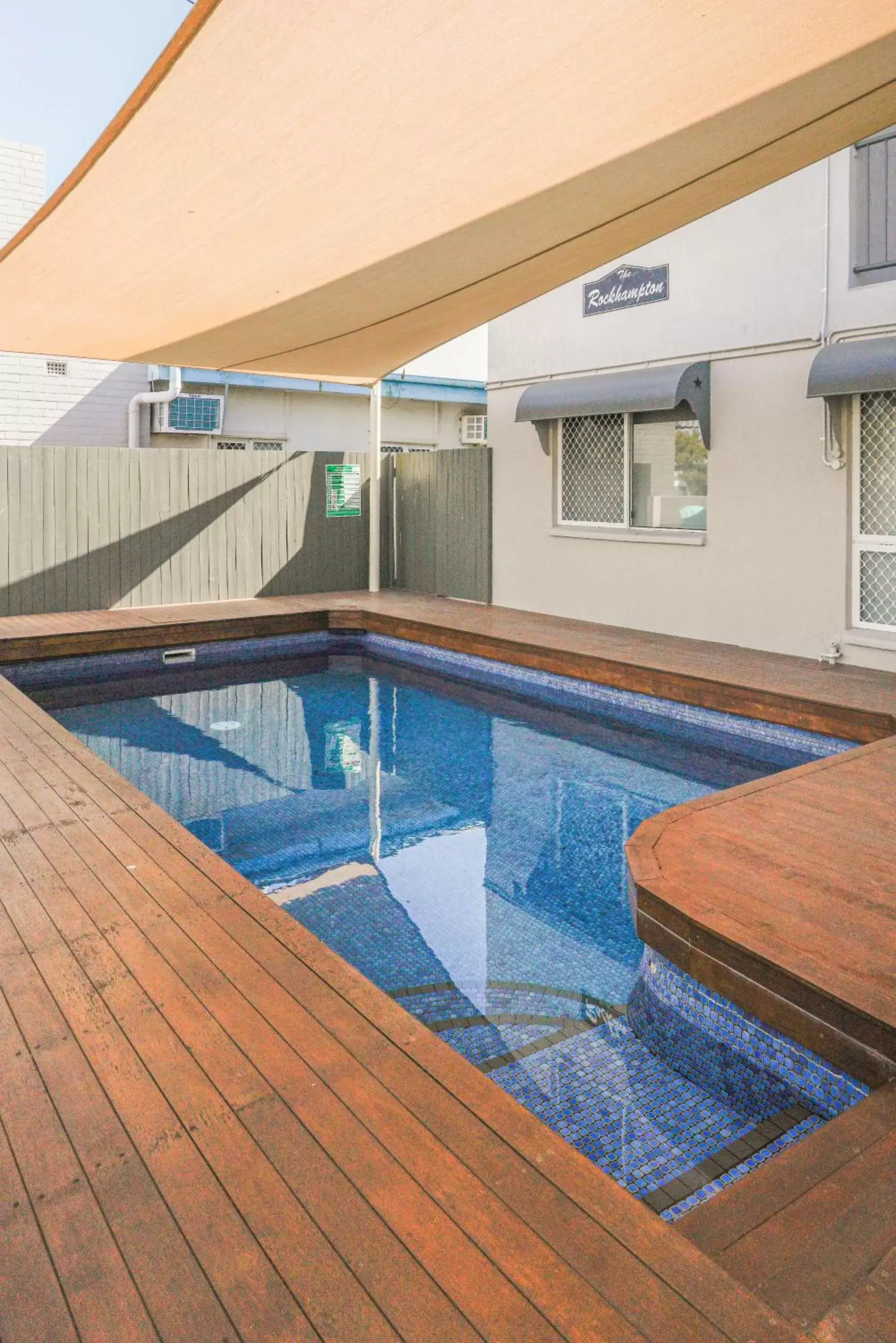 Property building, Swimming Pool in Rockhampton Serviced Apartments