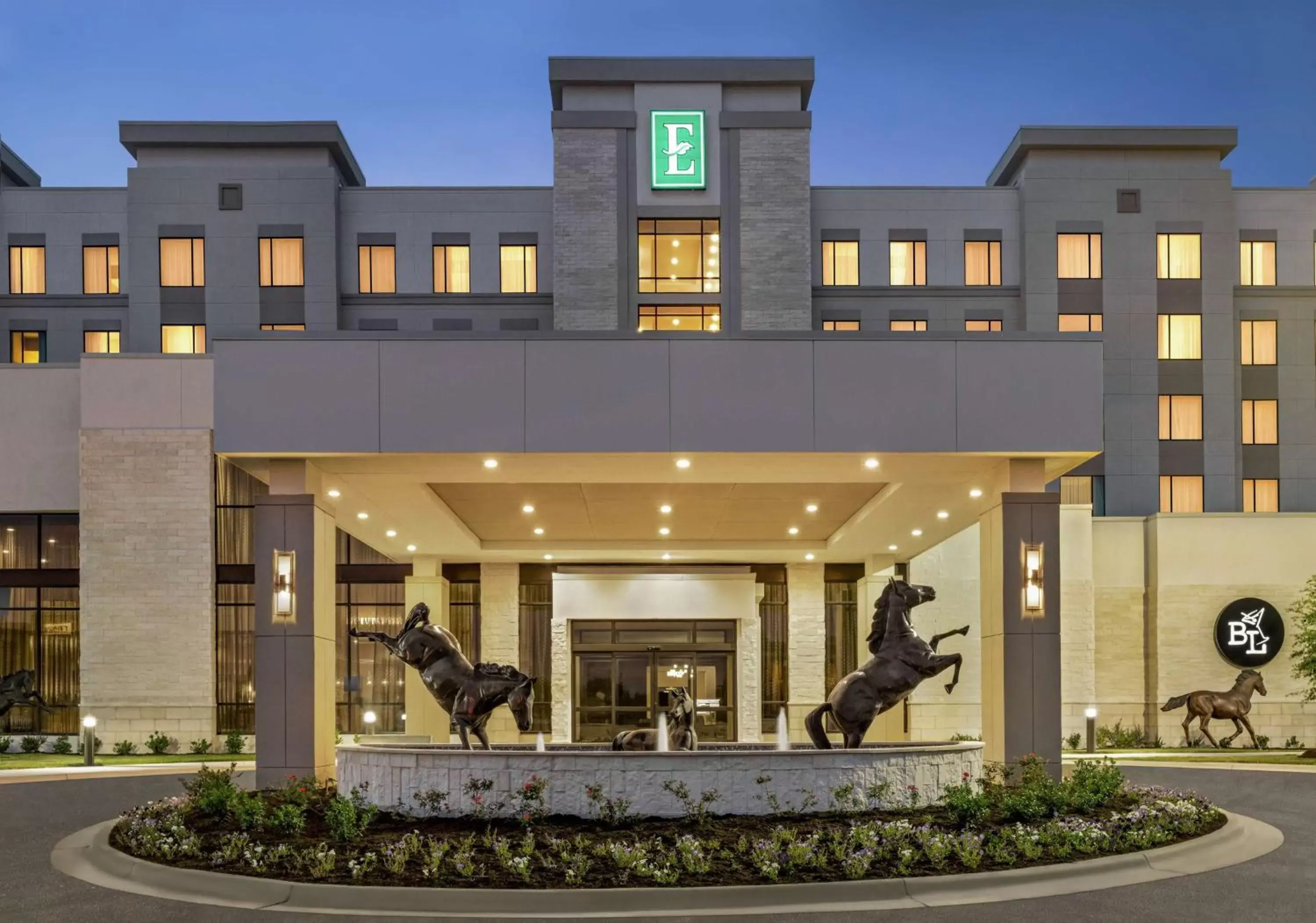 Property building in Embassy Suites by Hilton Round Rock