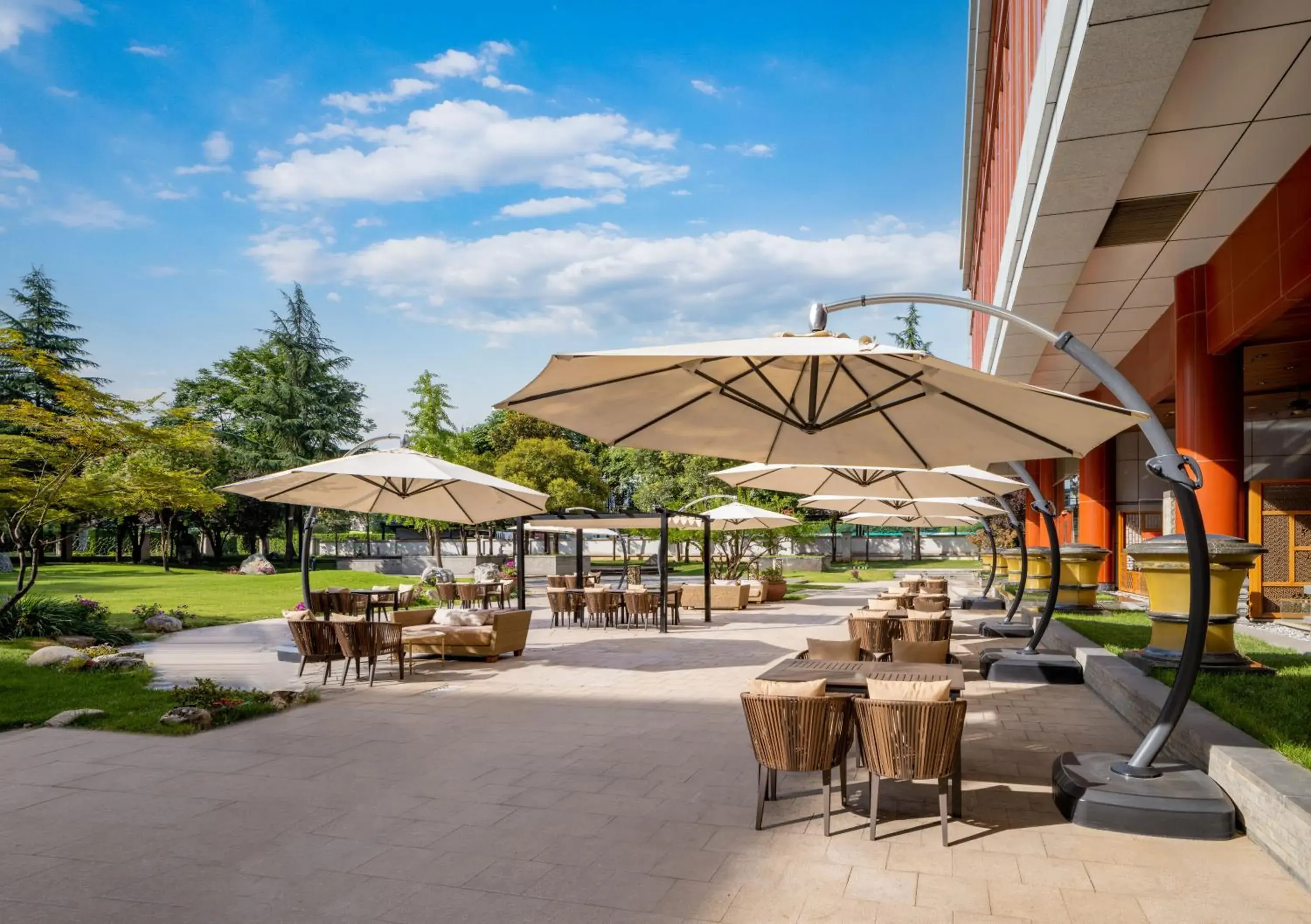 Restaurant/places to eat in Shangri-La Xian Restaurant/places to eat in Shangri-La Xian