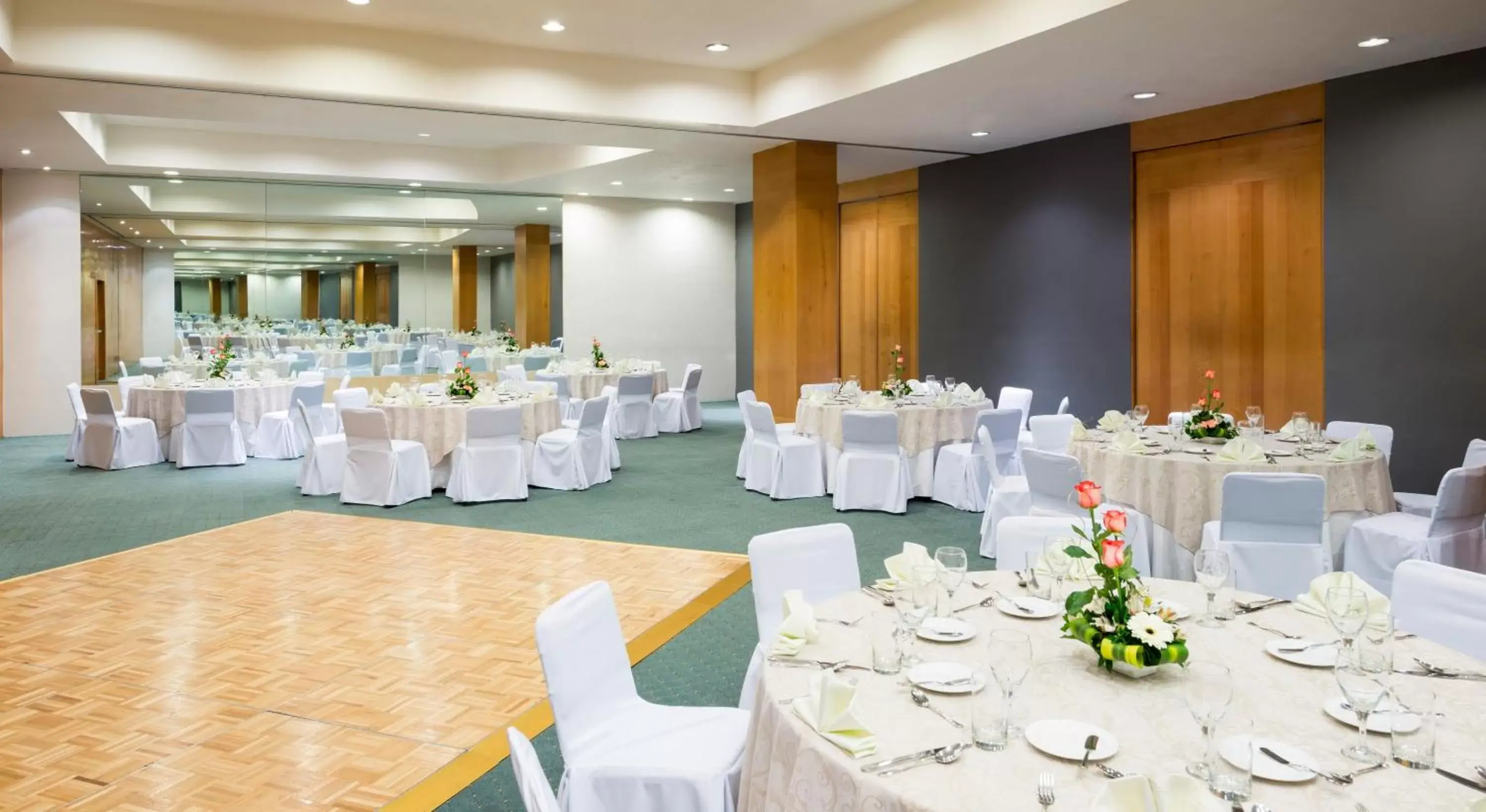 Banquet/Function facilities, Banquet Facilities in Real Inn Perinorte