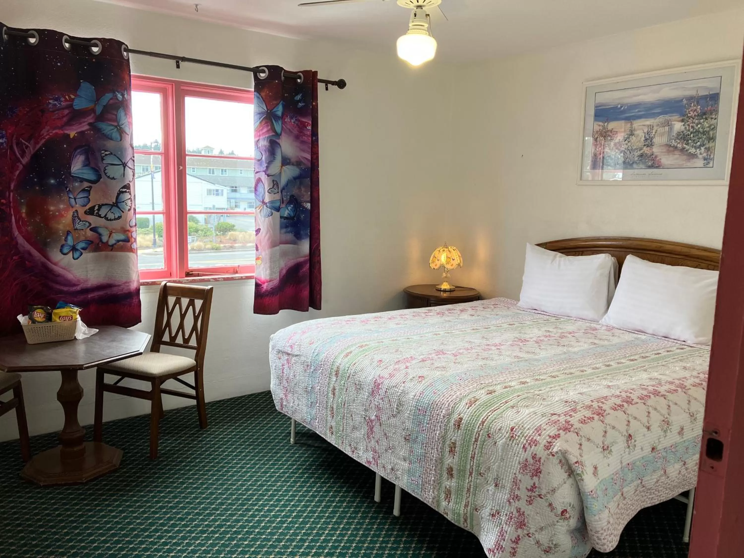 Bed in Lighthouse Inn