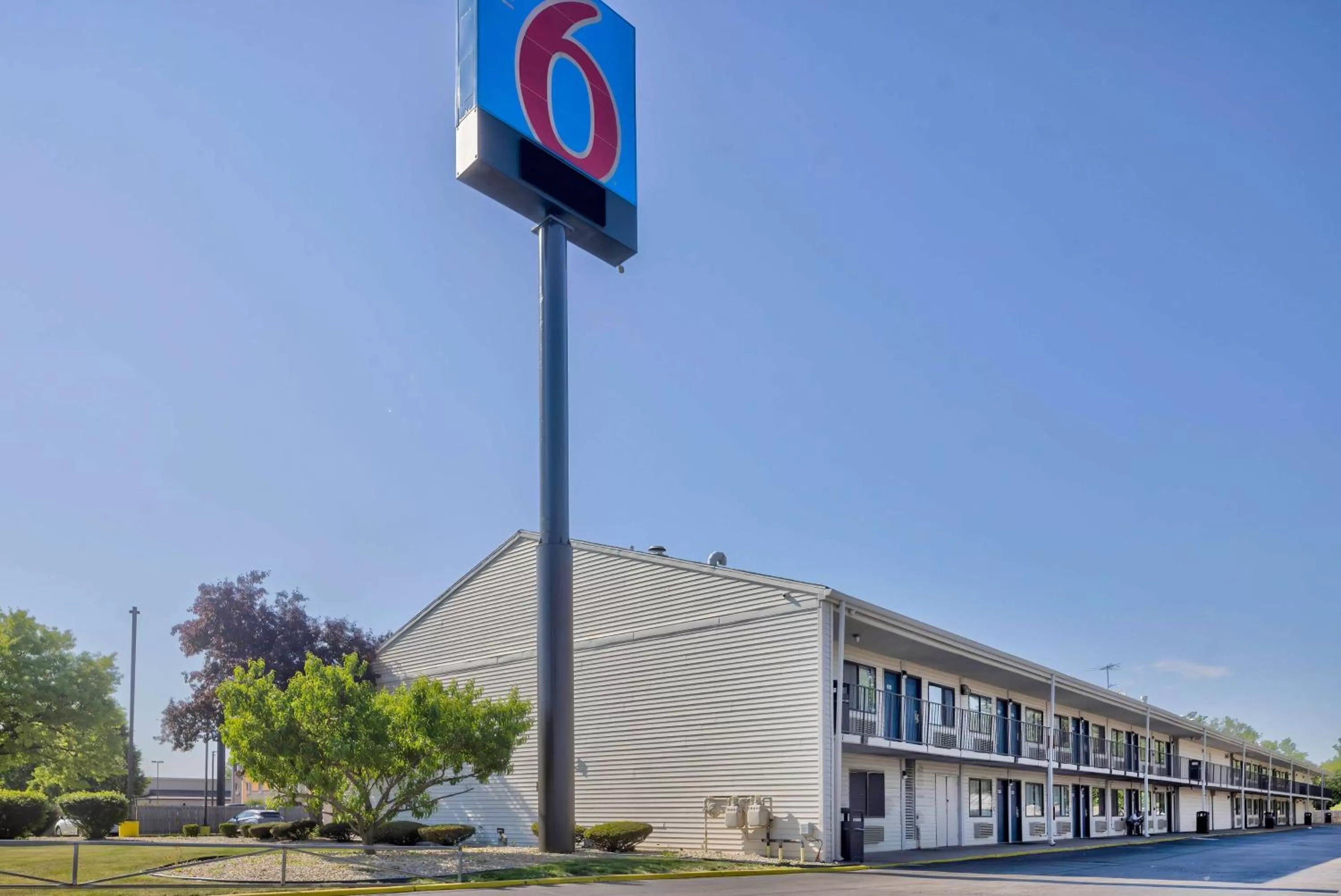 Property building in Motel 6-Hammond, IN - Chicago Area