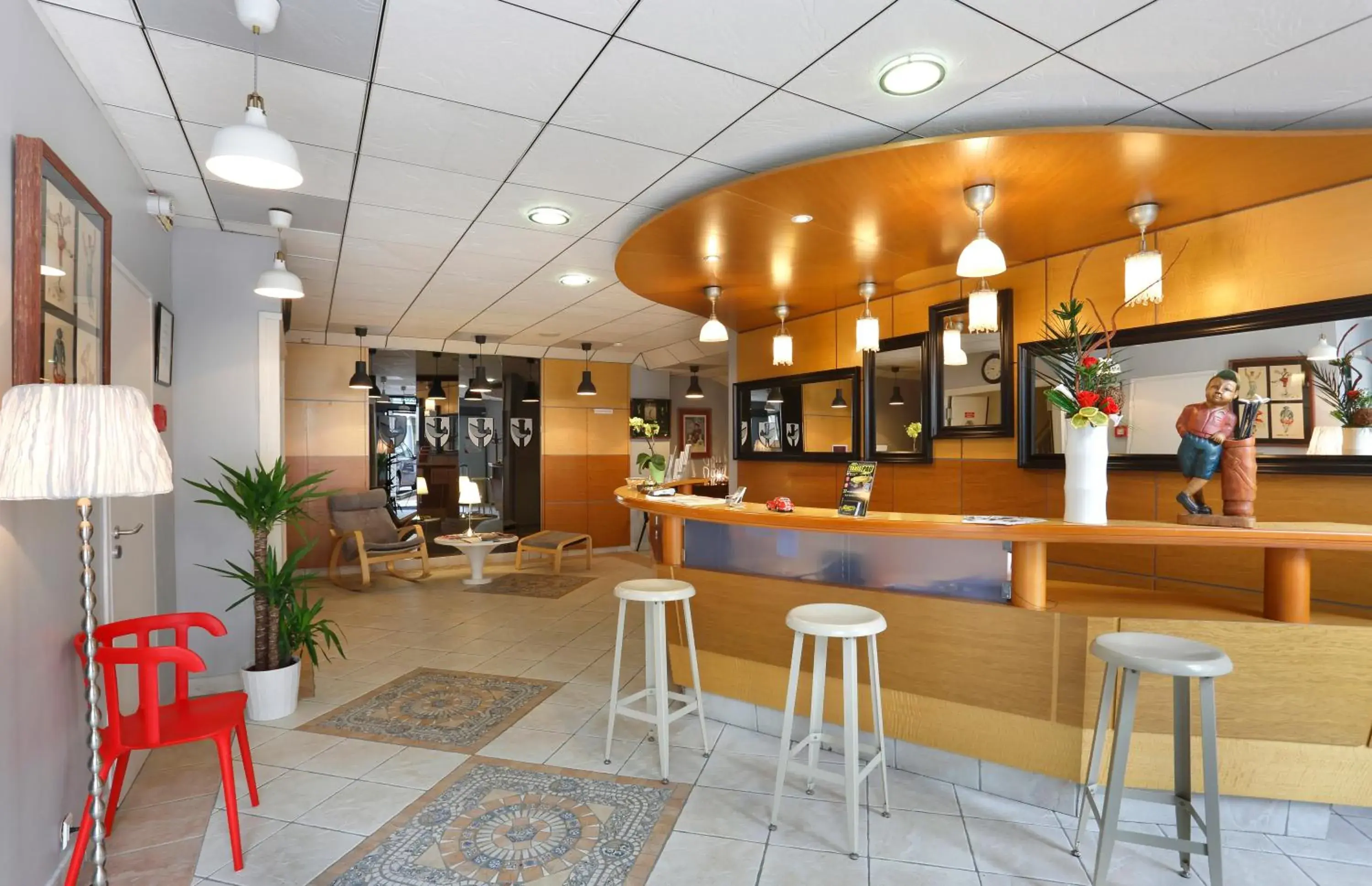 Lobby or reception, Restaurant/Places to Eat in Hôtel Le Roncevaux
