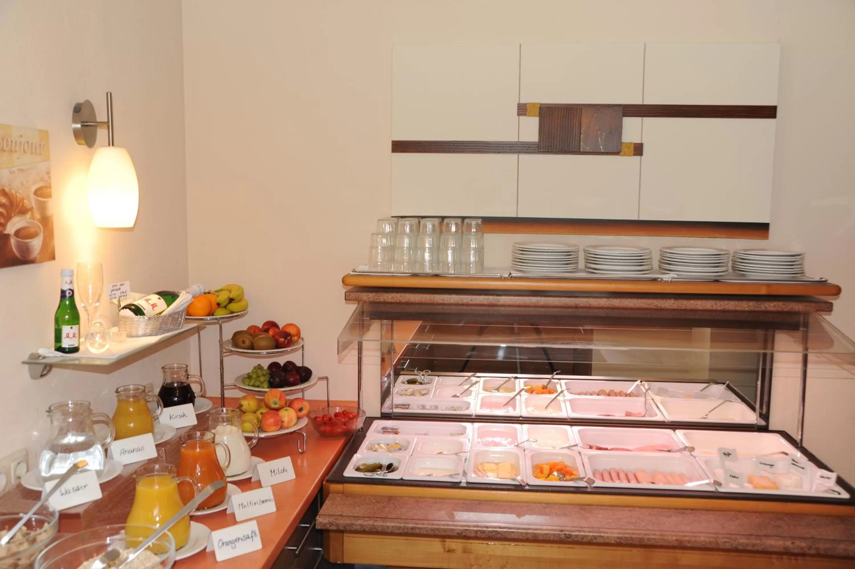 Buffet breakfast in Hotel Post - regionales großes Frühstücksbuffet - auch GF & LF