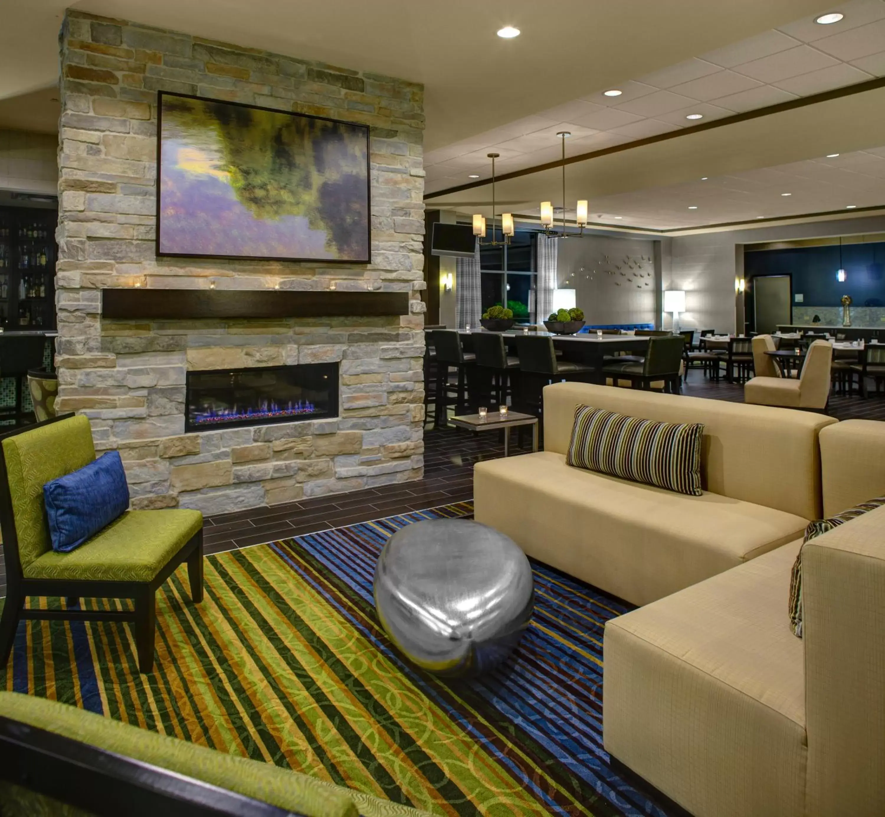 Property building, Seating Area in Holiday Inn Indianapolis North-Carmel, an IHG Hotel