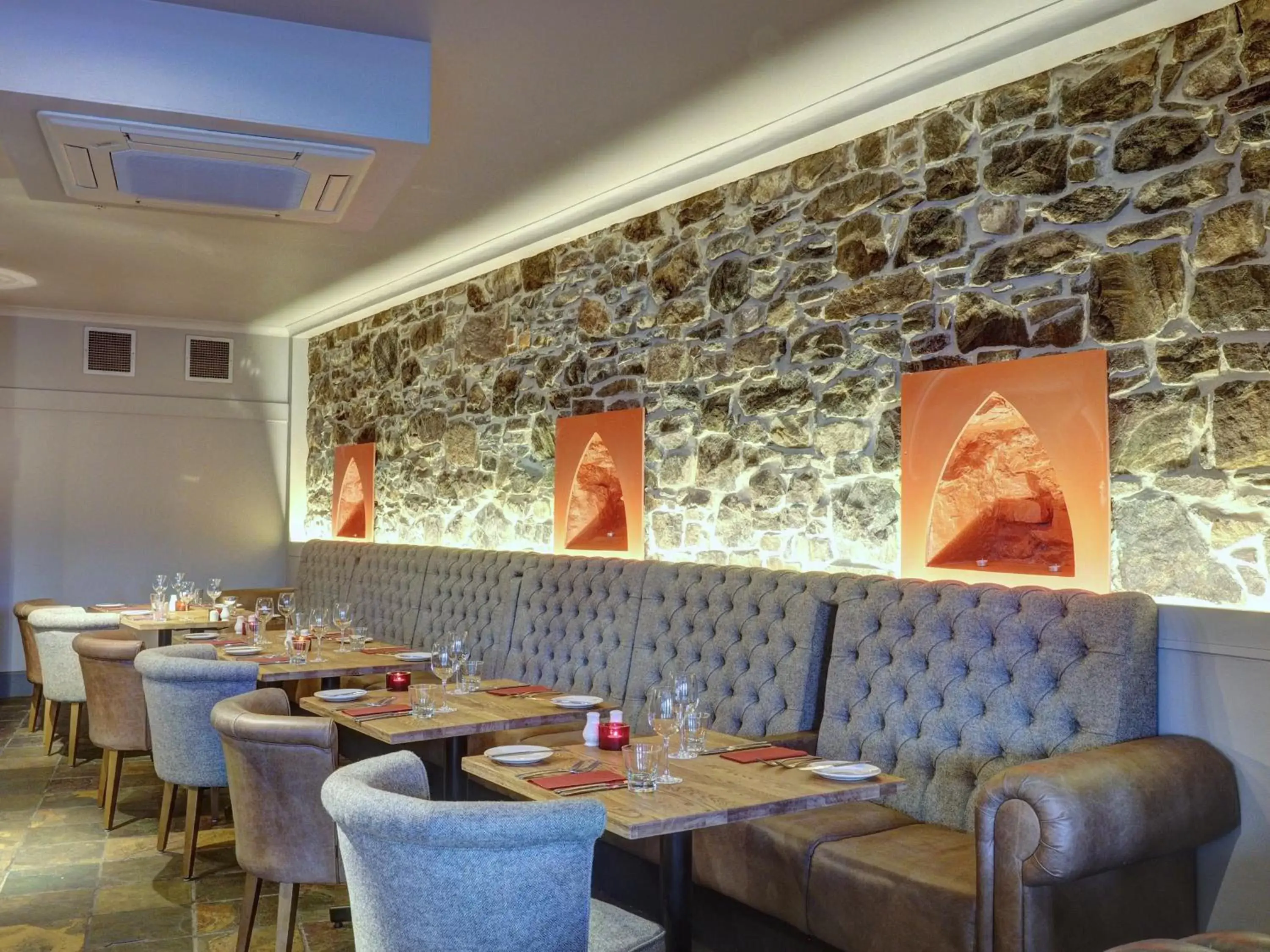 Restaurant/places to eat in Royal Hotel Restaurant/places to eat in Royal Hotel